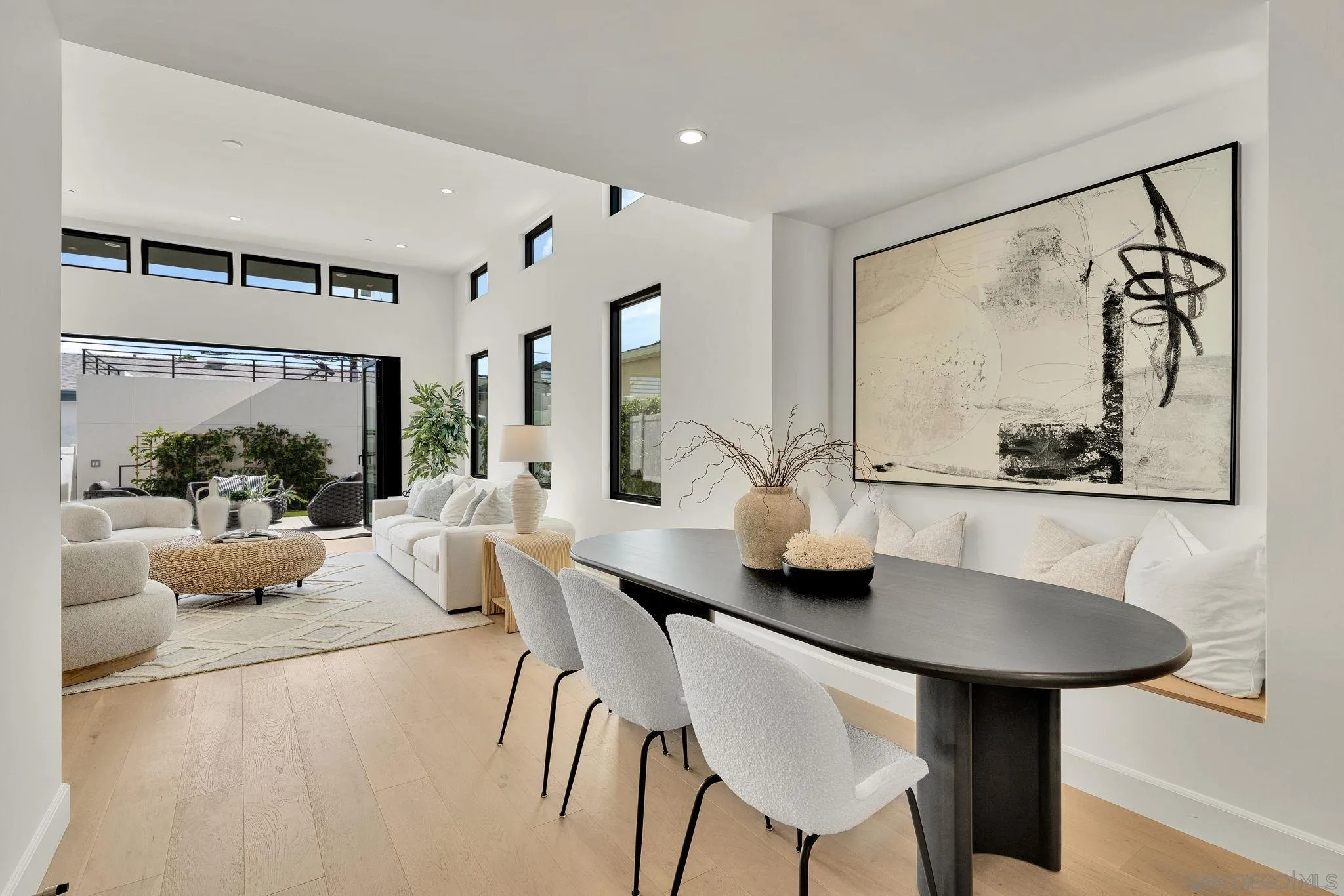 https://cdn.realtyfeed.com/cdn/127/260008654/c9771f1302befc3f6157d017c1c0d94a.webp