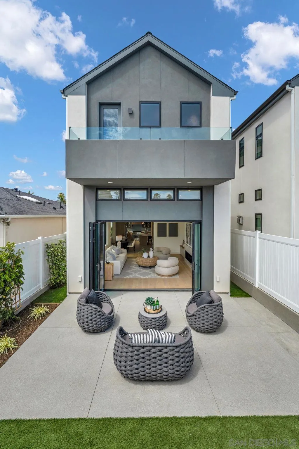 https://cdn.realtyfeed.com/cdn/127/260008654/e671559f0640c569bb47a617f529c711.webp