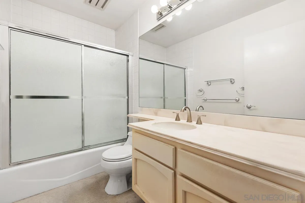 Photo #5: 260008658 Listing: Photo #5