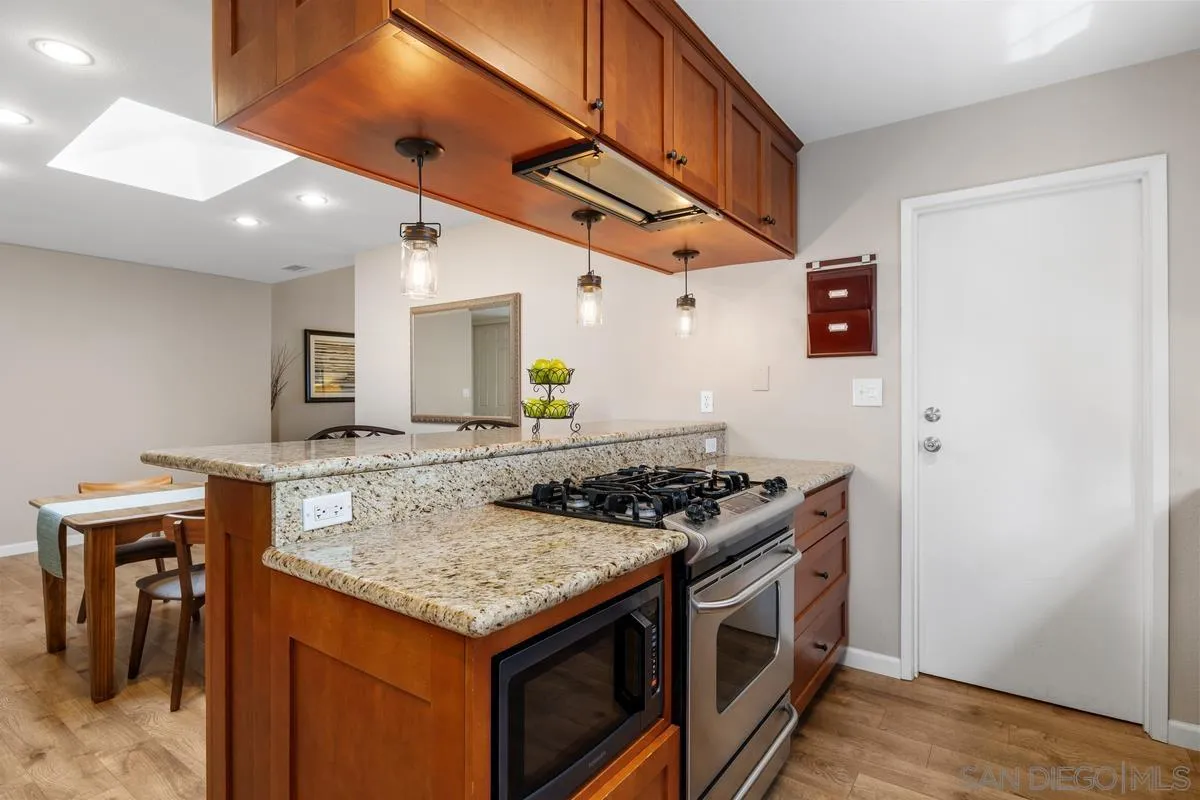 https://cdn.realtyfeed.com/cdn/127/260008666/0c7f08dac73f4f96bf13e3e38797c319.webp
