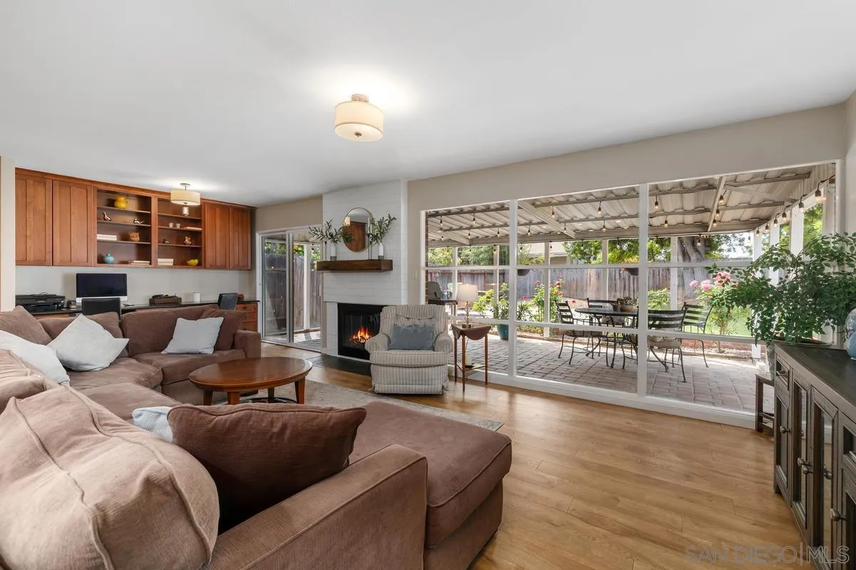 https://cdn.realtyfeed.com/cdn/127/260008666/c5f5ba667cb506dec3c13e3bde882e12.webp