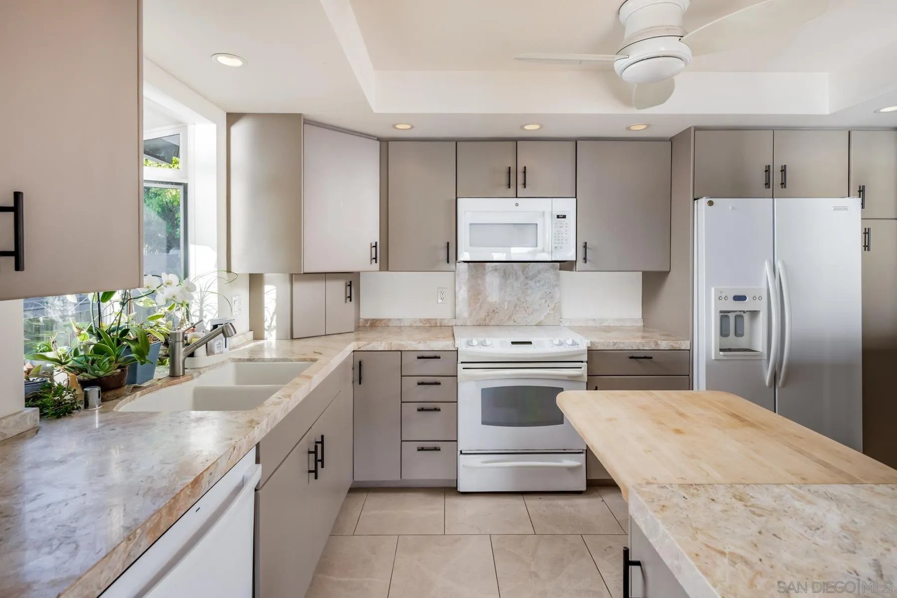 https://cdn.realtyfeed.com/cdn/127/260008668/5d7df82d180f820599f1e919e0b8dc1c.webp