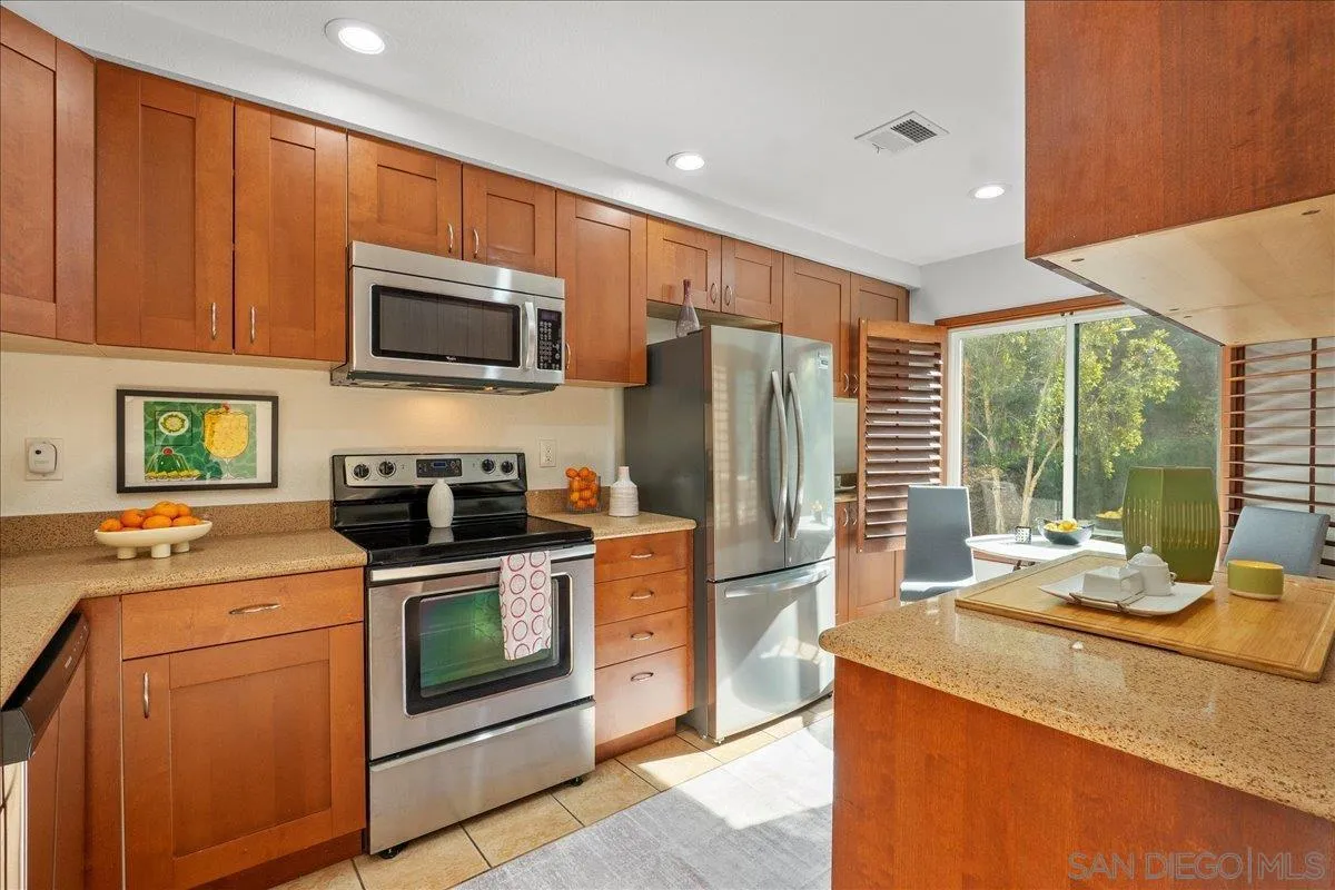 Photo #7: 260008671 Listing: Photo #7