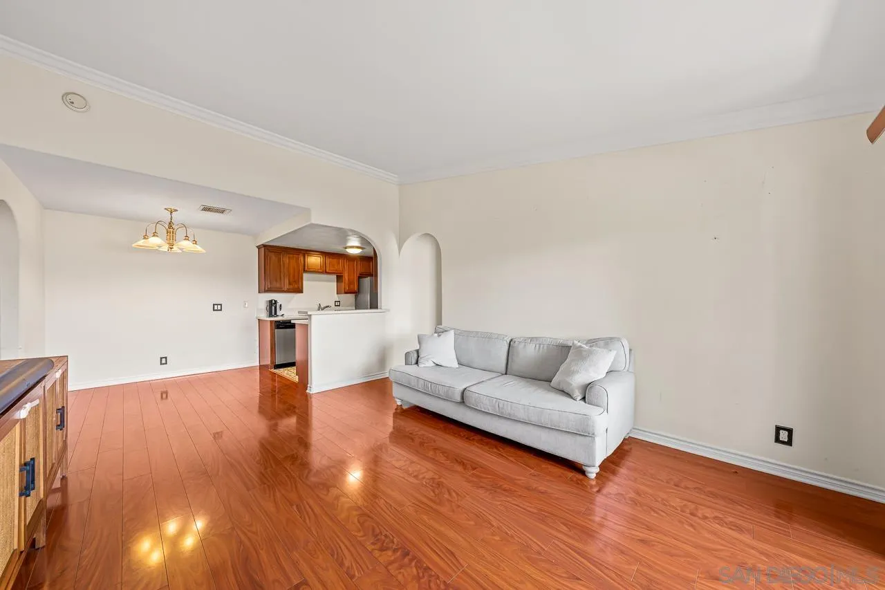 Photo #4: 260008686 Listing: Photo #4