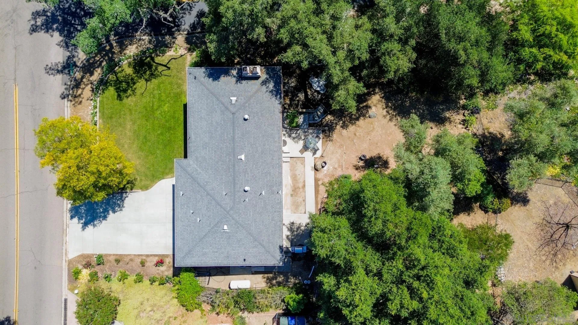 https://cdn.realtyfeed.com/cdn/127/260008689/050fa64e6d1650de4fd0595979597547.webp