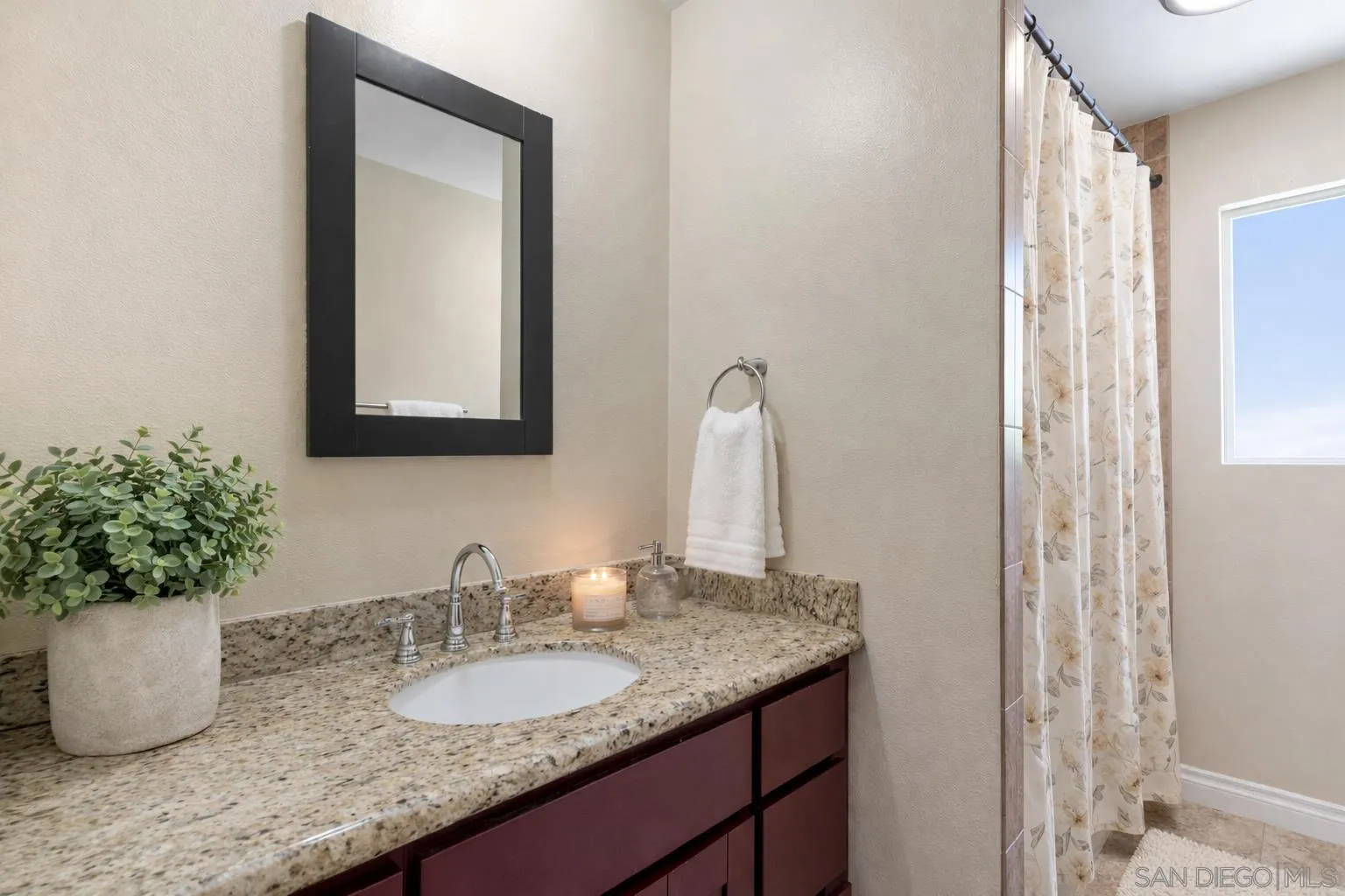 https://cdn.realtyfeed.com/cdn/127/260008689/0d1db7e0f2f53ed372a44a22c414001c.webp