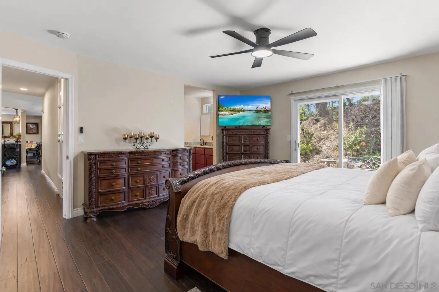 https://cdn.realtyfeed.com/cdn/127/260008689/3a3a09adc0441df267f851d23ab33913.webp