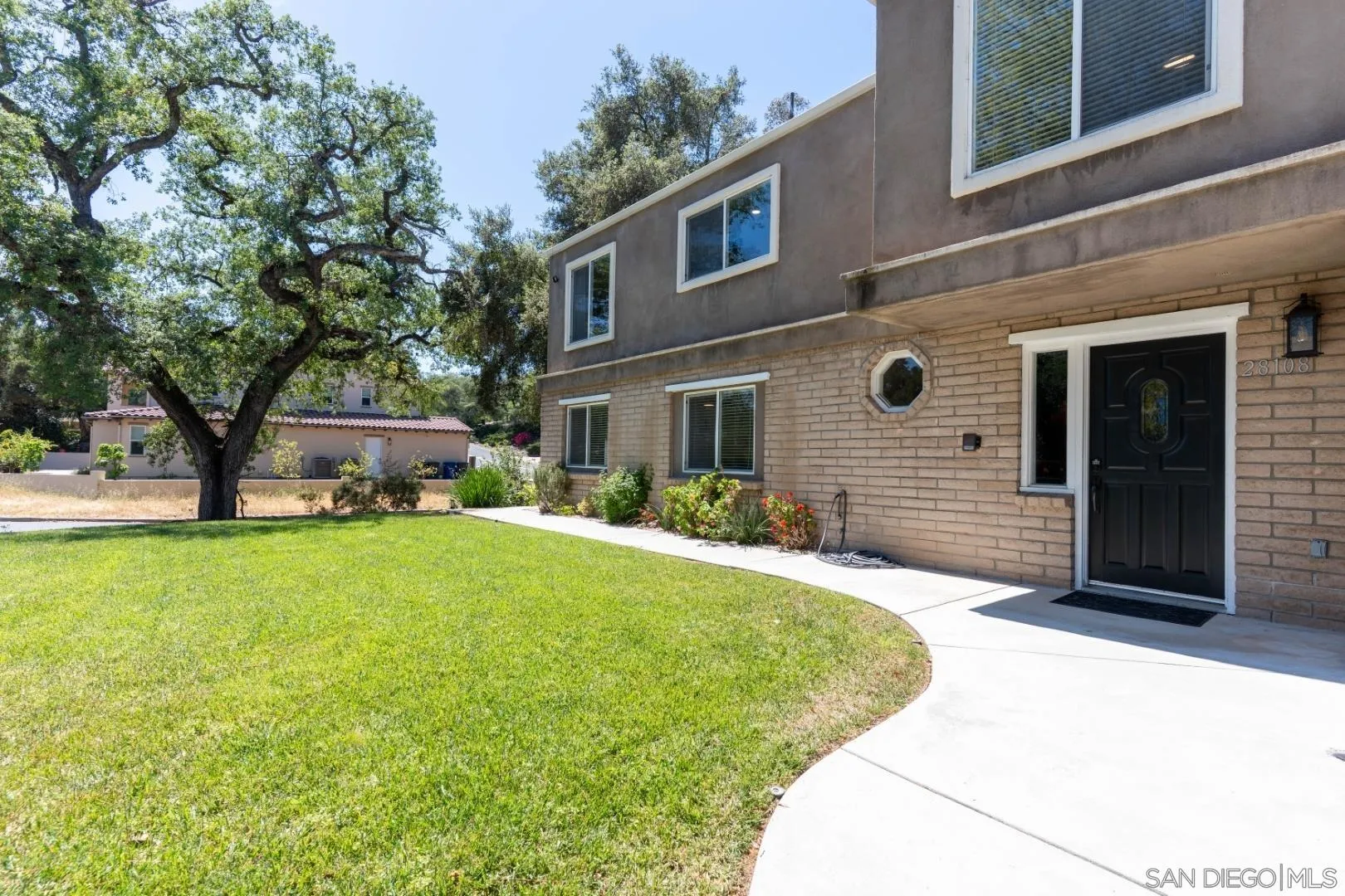 https://cdn.realtyfeed.com/cdn/127/260008689/7bfea8775f2401e1678d9c8c4e38ec5e.webp