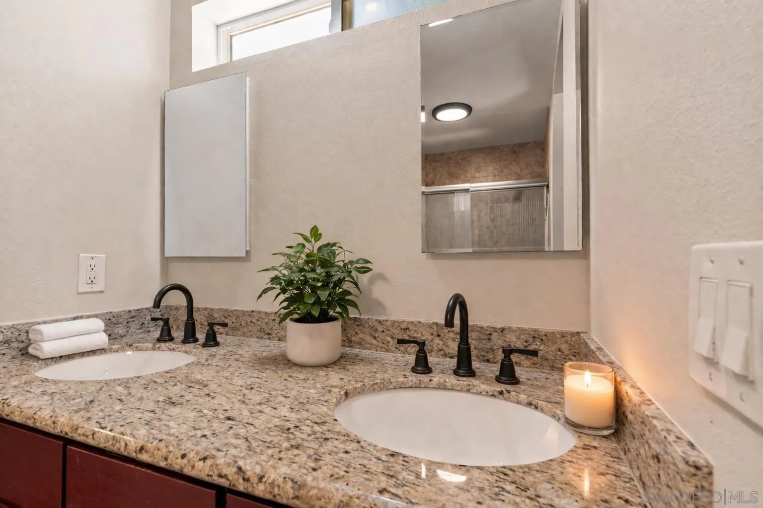 https://cdn.realtyfeed.com/cdn/127/260008689/83120c3c43c67d42172faa8d23c441e1.webp