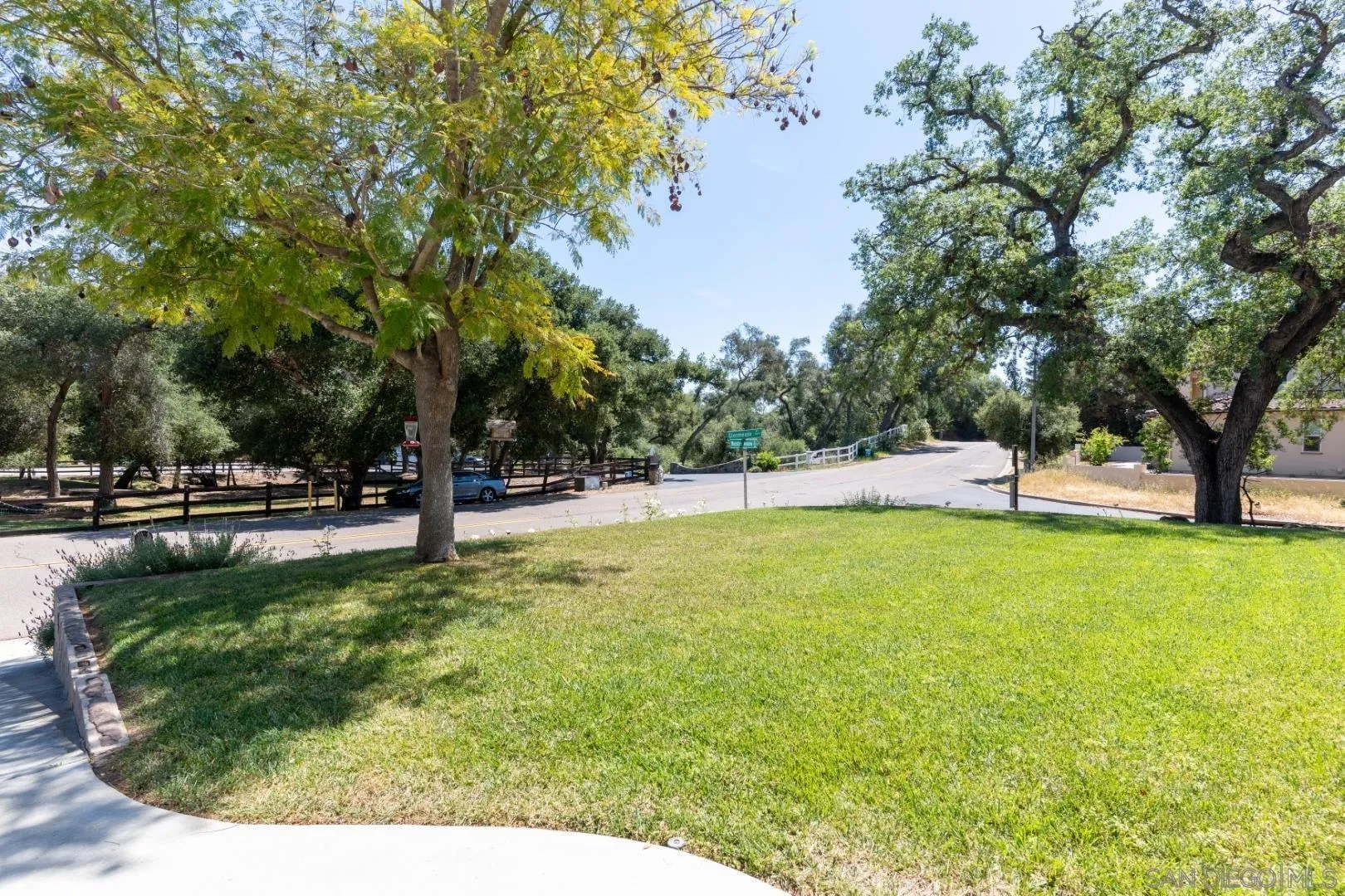 https://cdn.realtyfeed.com/cdn/127/260008689/8d2ee8f2fb66bb58bcd846ee200700ac.webp