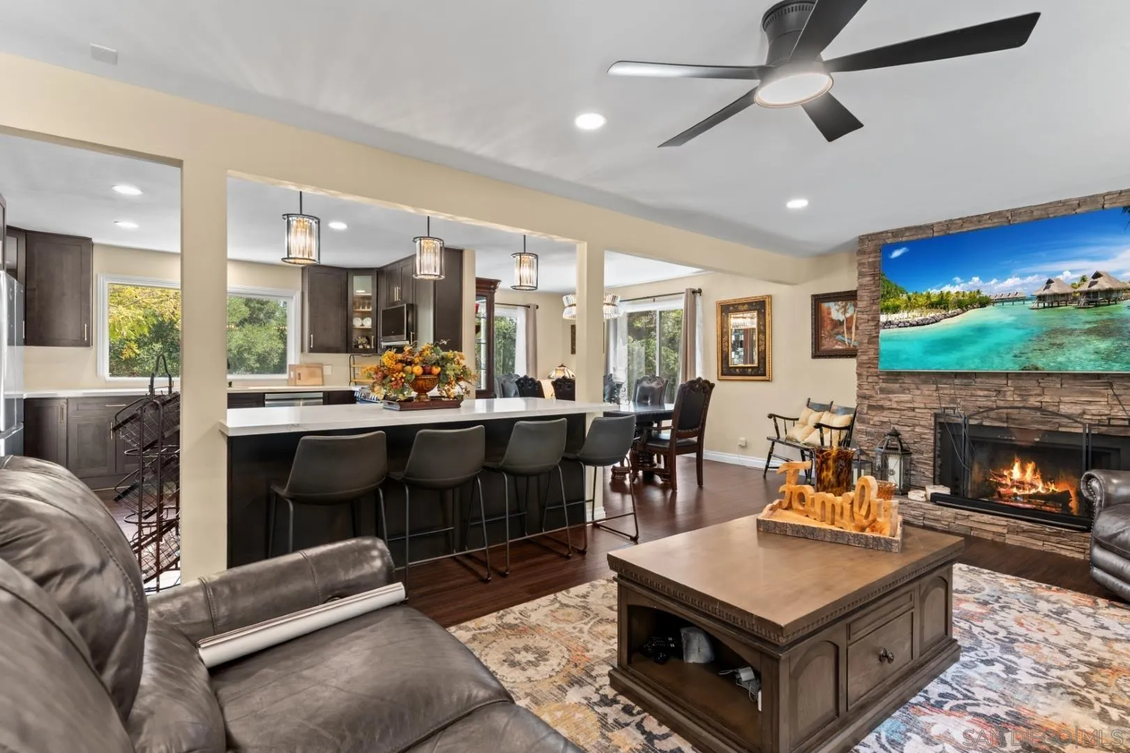 https://cdn.realtyfeed.com/cdn/127/260008689/8f09e30579be1cfcc72b791429a7cf6b.webp