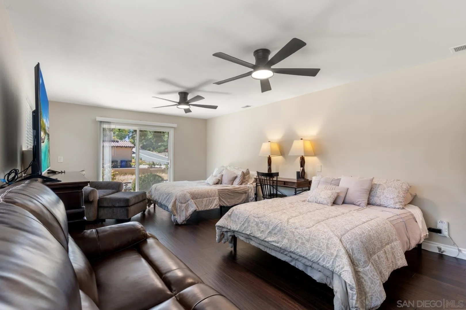 https://cdn.realtyfeed.com/cdn/127/260008689/b74f0daf9dea20d8f7a43bd950b9cded.webp