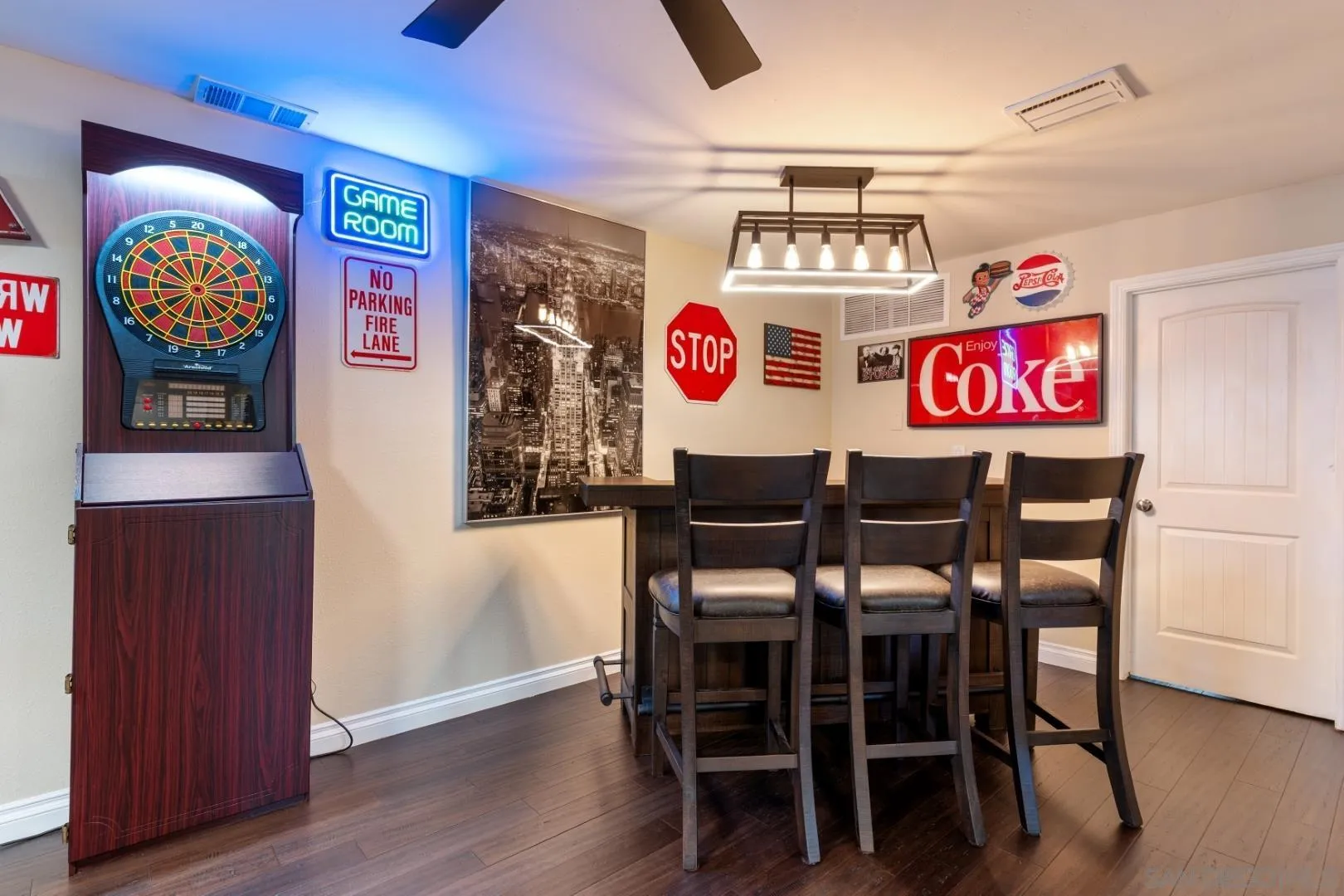 https://cdn.realtyfeed.com/cdn/127/260008689/f215df50e9a234f39a0f3af473ac6942.webp