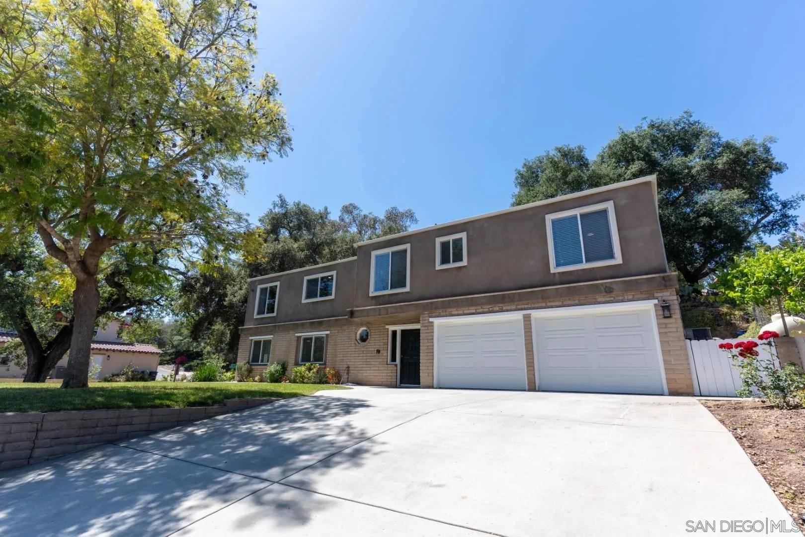 https://cdn.realtyfeed.com/cdn/127/260008689/ff86b51562d2d77517f31c714b7e207d.webp