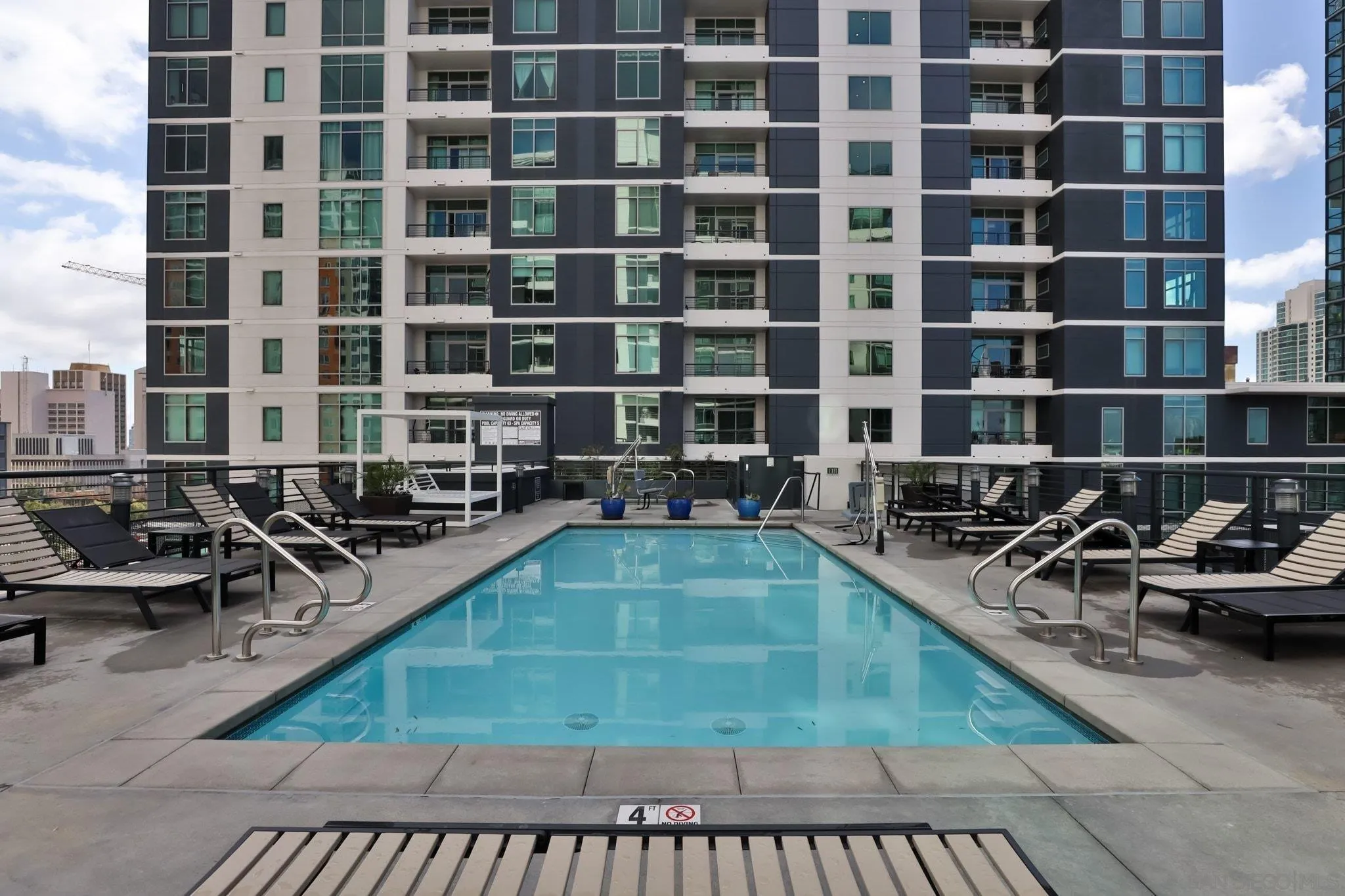 https://cdn.realtyfeed.com/cdn/127/260008690/437ff90fb99e6a3ab2c791437edd29e5.webp