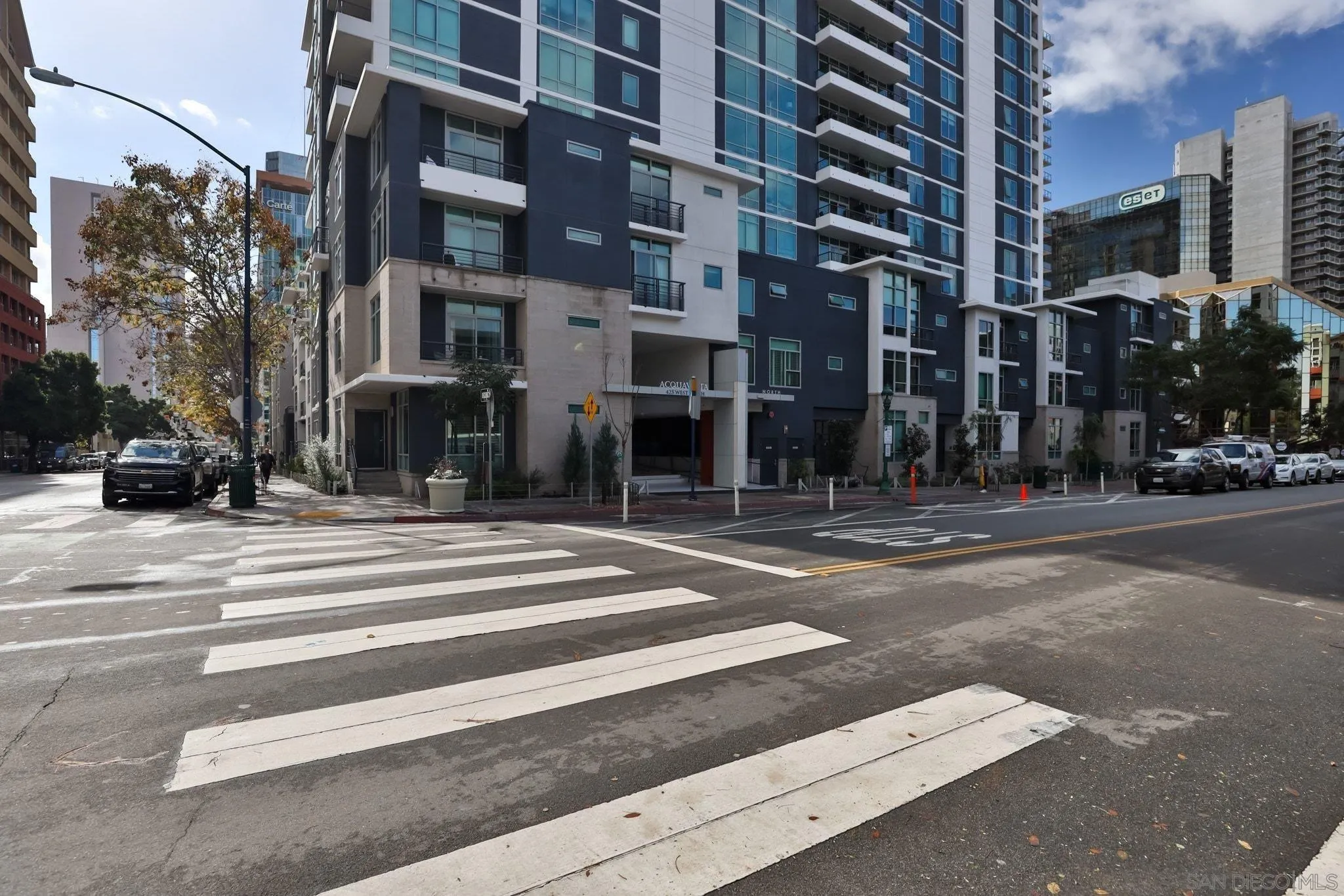 https://cdn.realtyfeed.com/cdn/127/260008690/6b877a5809bd621b56afb969ad3abc51.webp