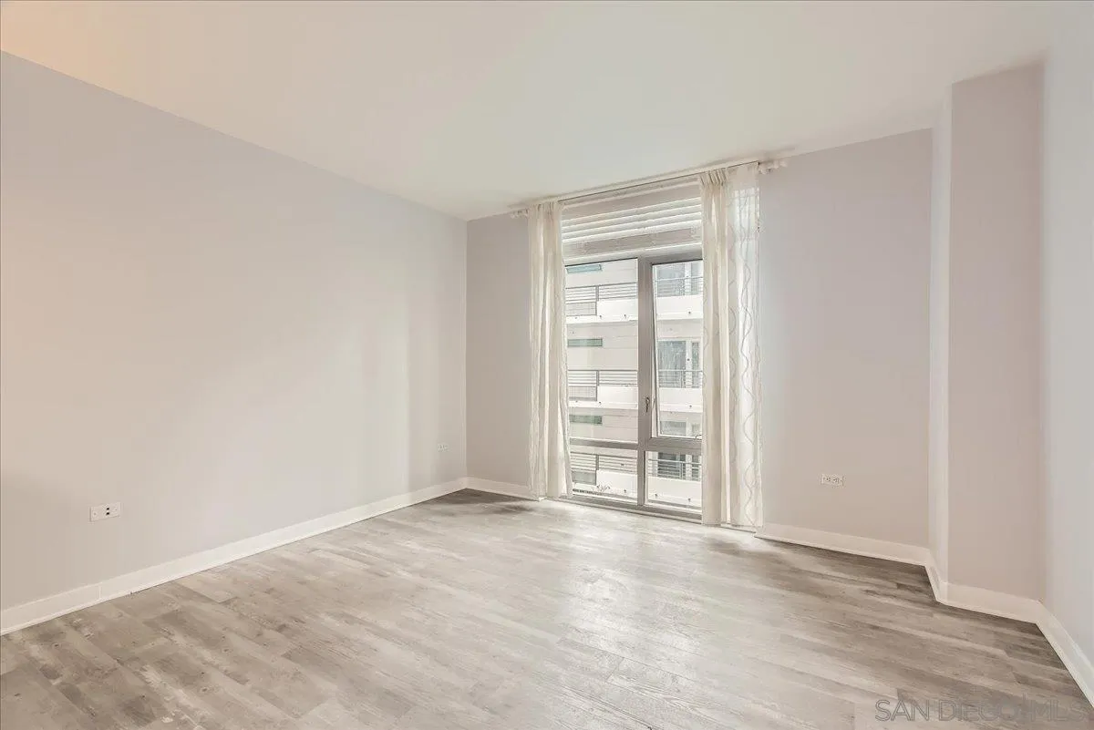 https://cdn.realtyfeed.com/cdn/127/260008690/7767a7ef17475f73b585609b680c8241.webp