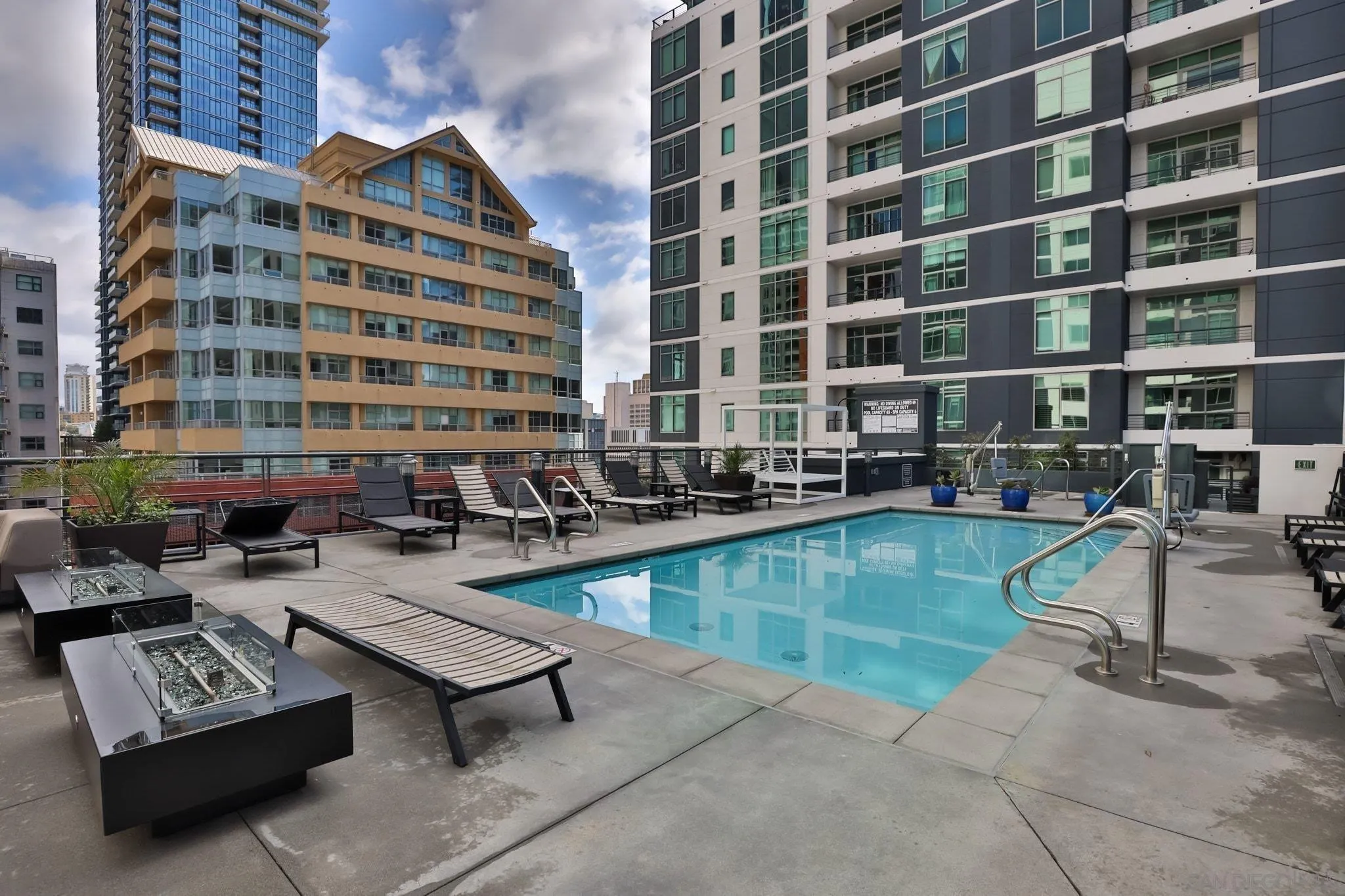 https://cdn.realtyfeed.com/cdn/127/260008690/79928faa019f8c11944e3e39f8b8b3f7.webp