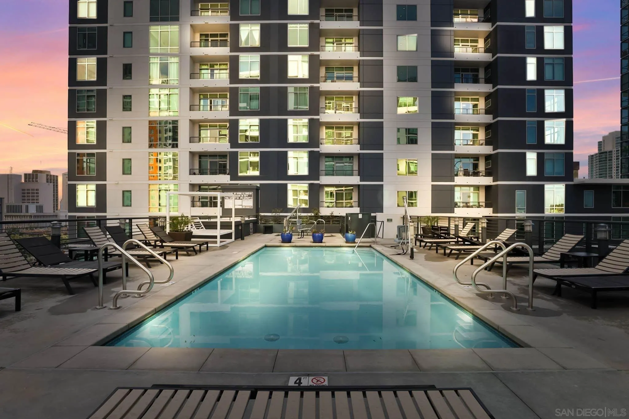 https://cdn.realtyfeed.com/cdn/127/260008690/8c2dbc44d9de73ef1d860106f6a120dc.webp