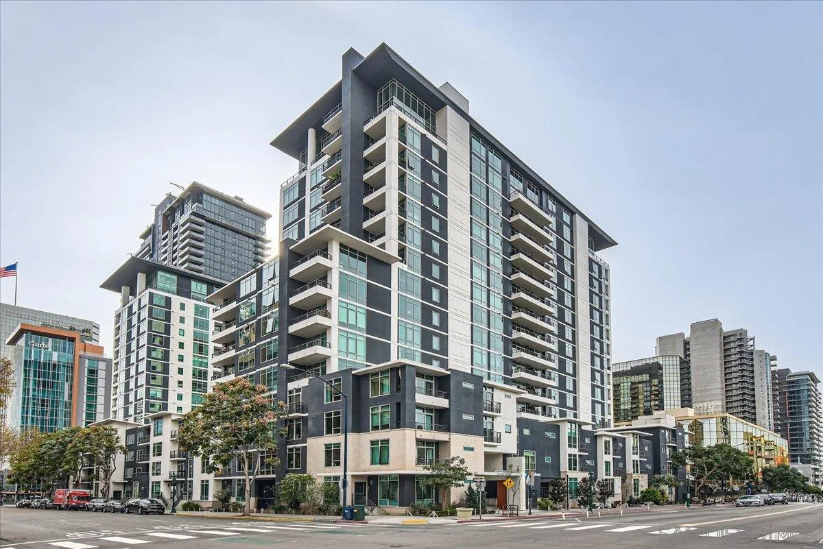 https://cdn.realtyfeed.com/cdn/127/260008690/995eddb048994c8ba9aa4c5cd6ab7f2a.webp