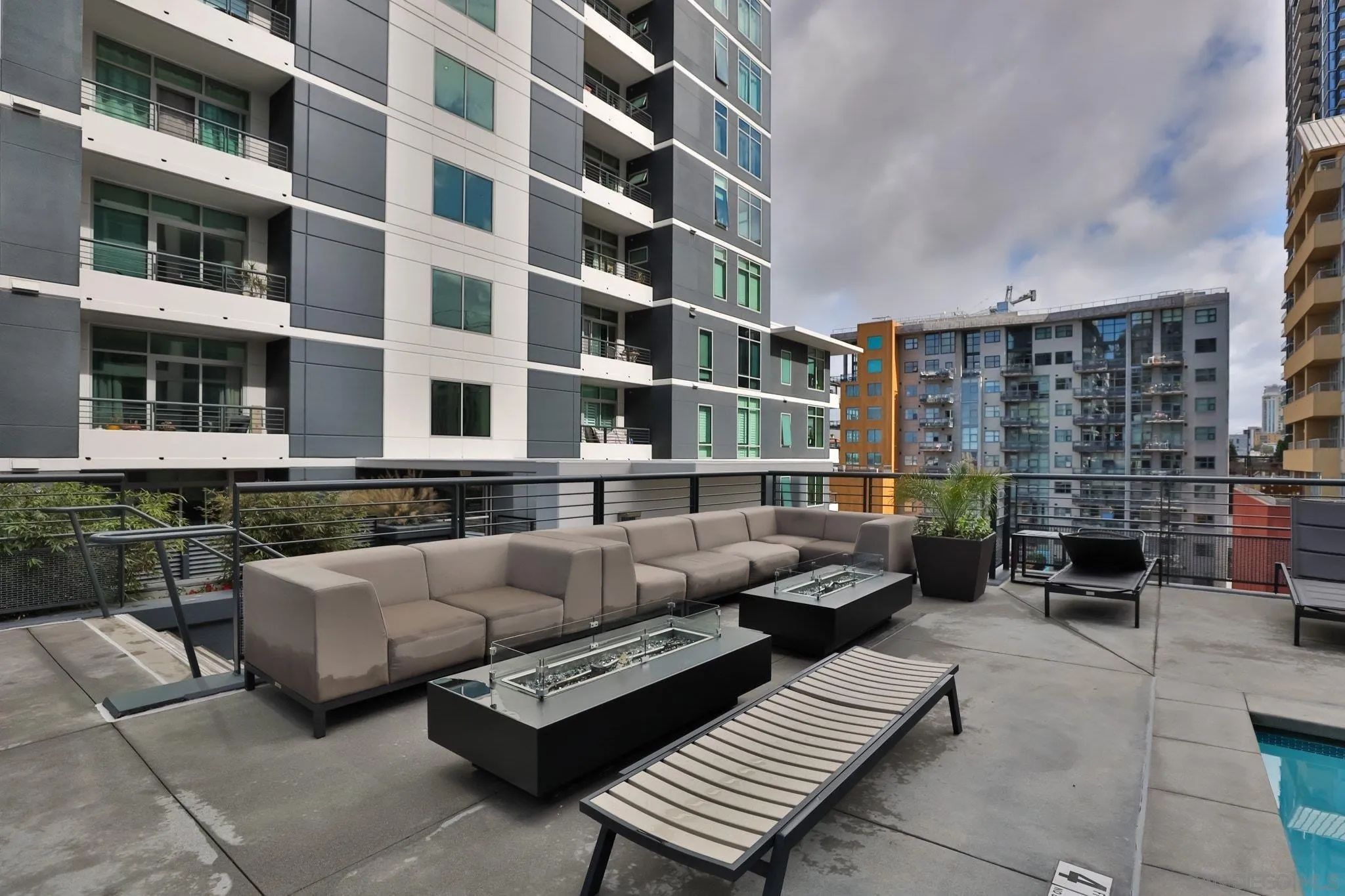 https://cdn.realtyfeed.com/cdn/127/260008690/9dc01ef82cbd870f8eaae60414d03638.webp