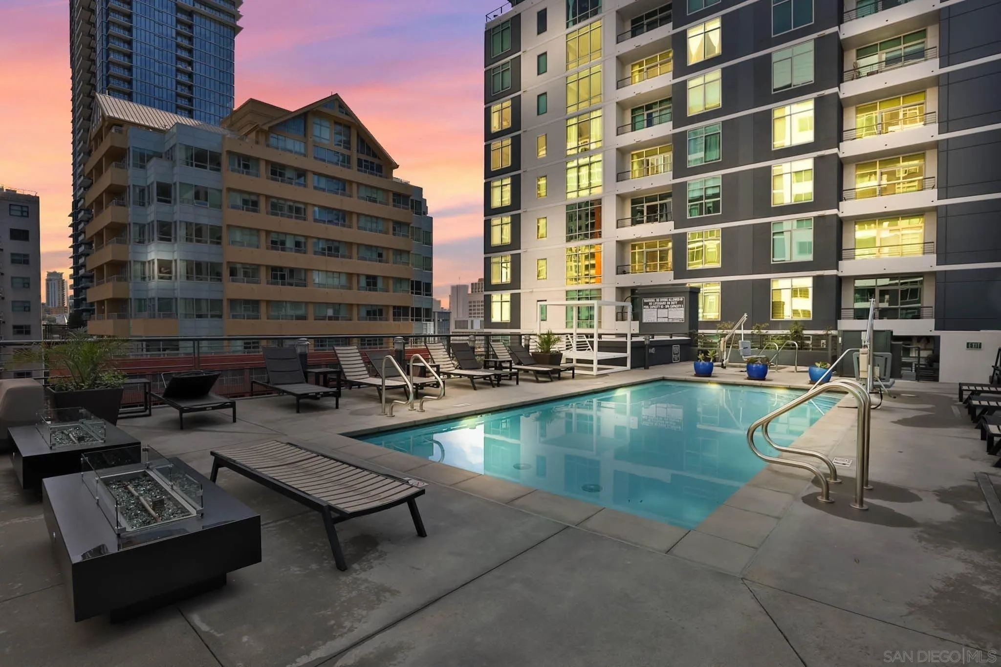 https://cdn.realtyfeed.com/cdn/127/260008690/f445d5c0821e97e1d01ffb58febbefe8.webp