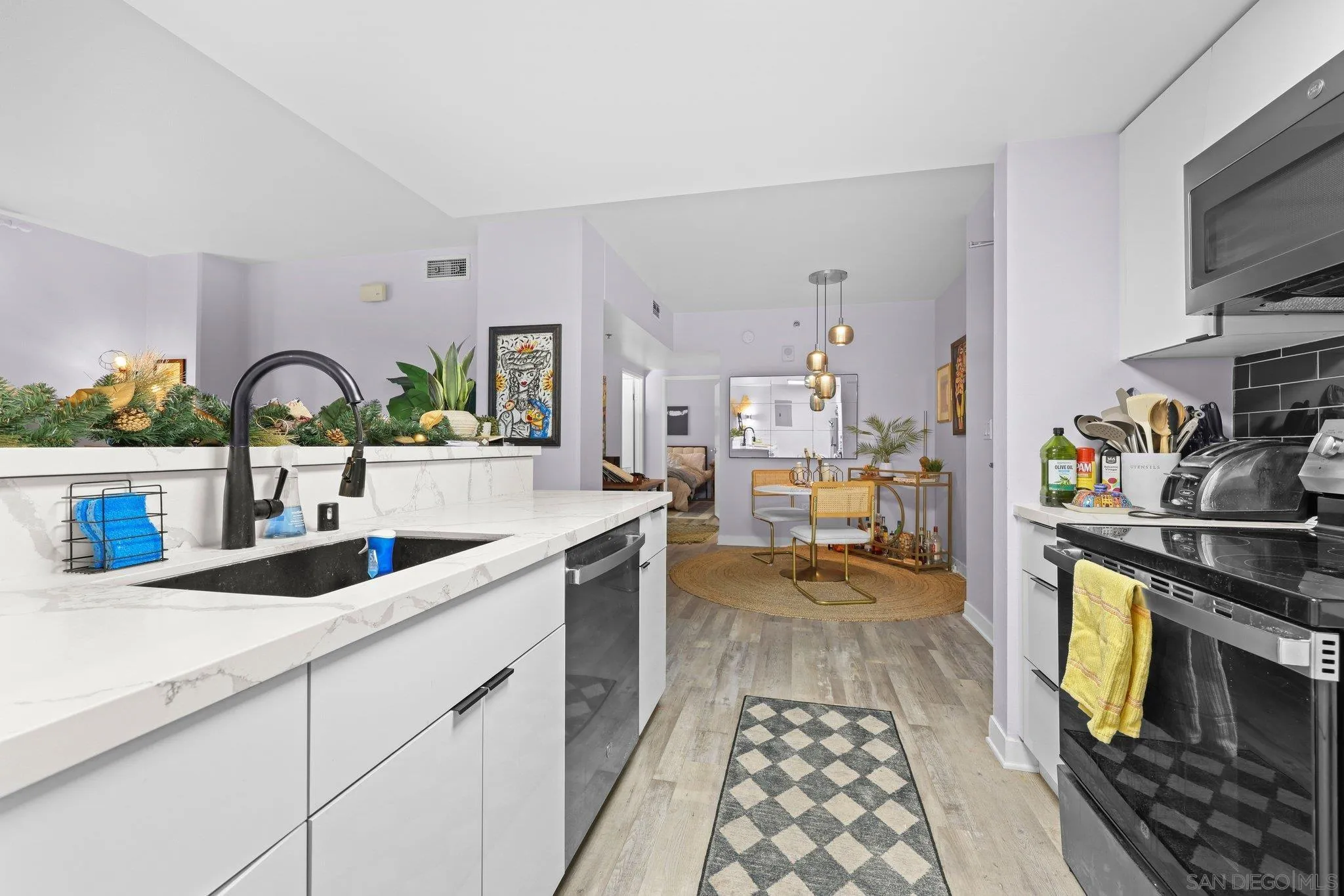 https://cdn.realtyfeed.com/cdn/127/260008690/fea3e2063255c241949adbe7d49f76f0.webp