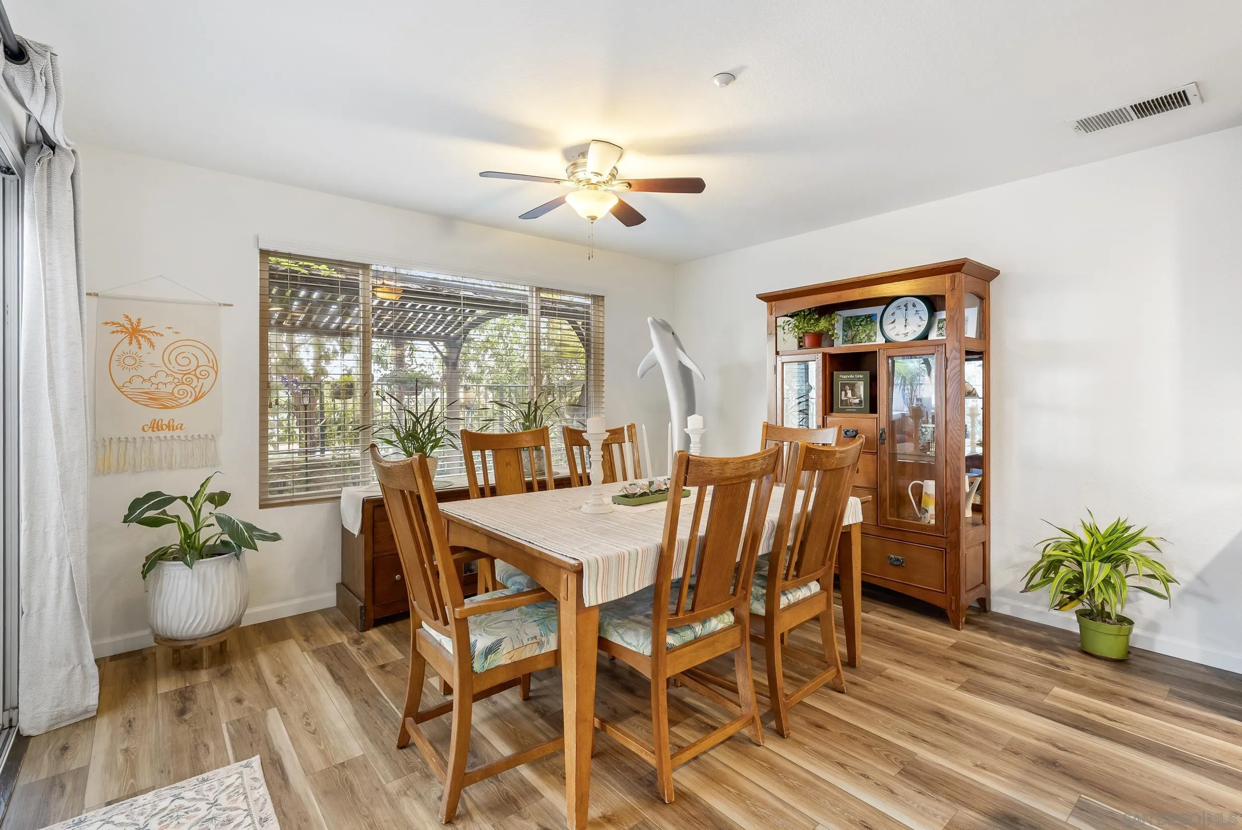 https://cdn.realtyfeed.com/cdn/127/260008697/3ec258de45de88922660b797df8fb9a6.webp