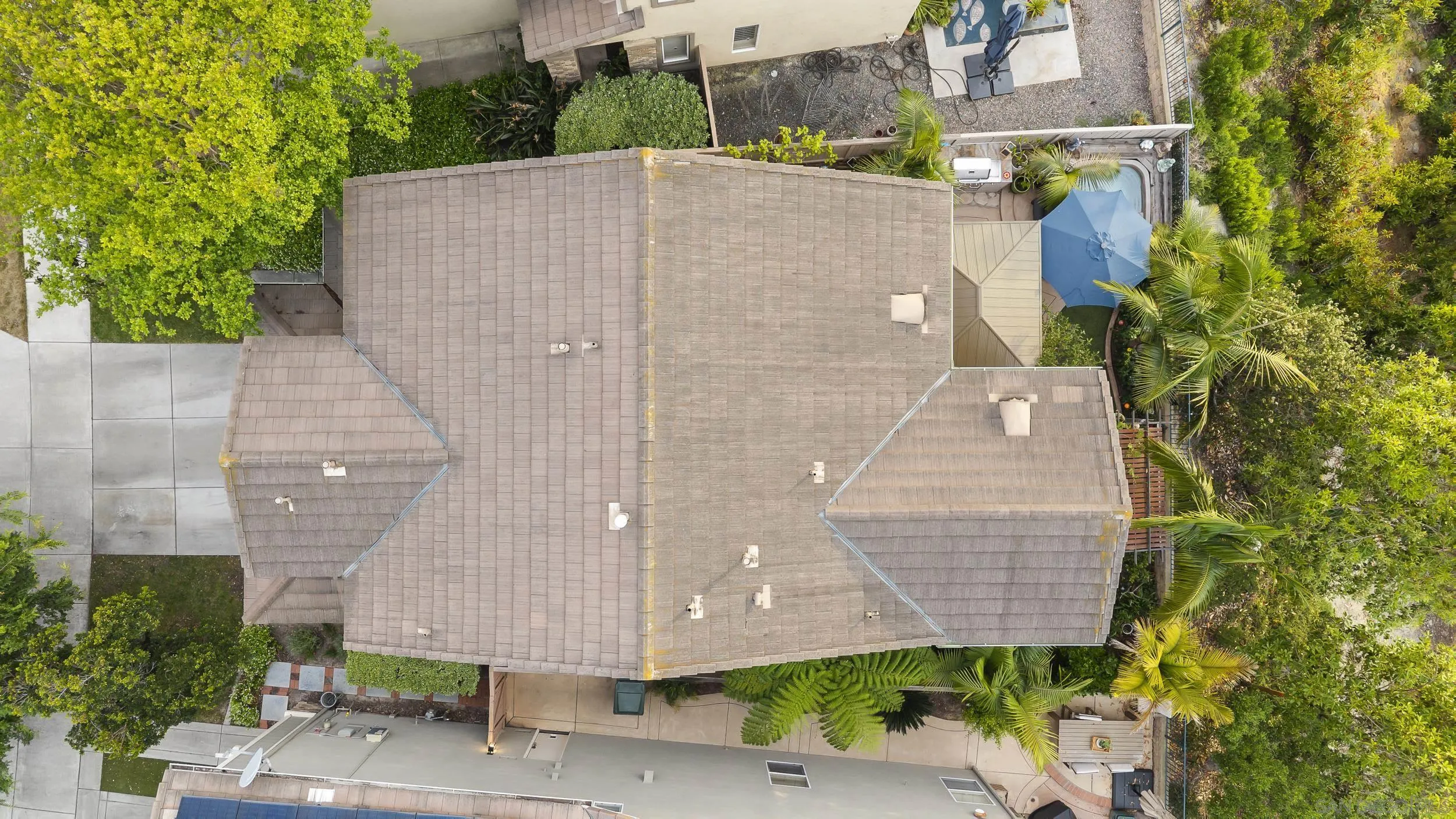 https://cdn.realtyfeed.com/cdn/127/260008697/b0c2332986fc493133e27cbaae999e95.webp