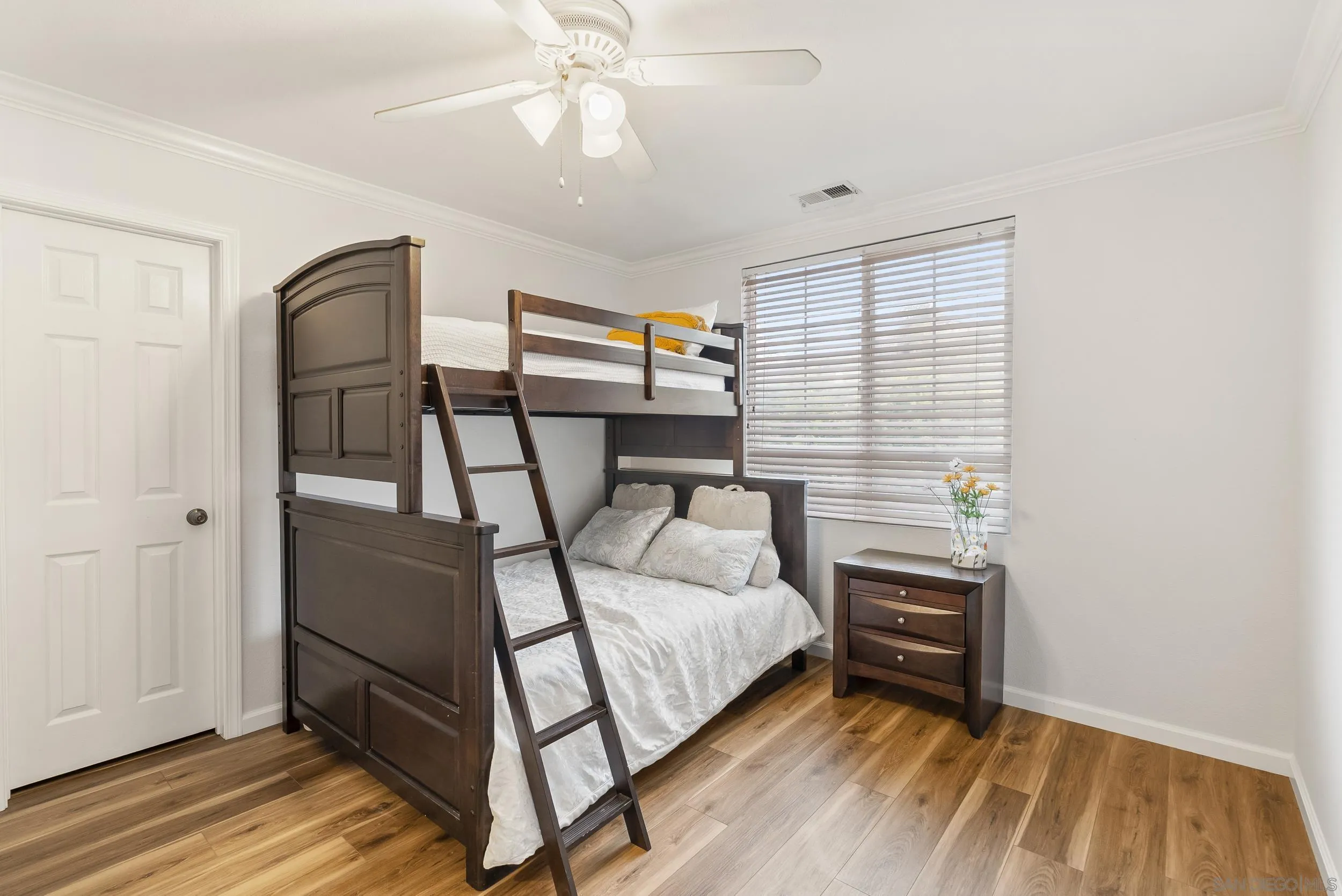 https://cdn.realtyfeed.com/cdn/127/260008697/b789f3485240e50dfee9fbb196092582.webp
