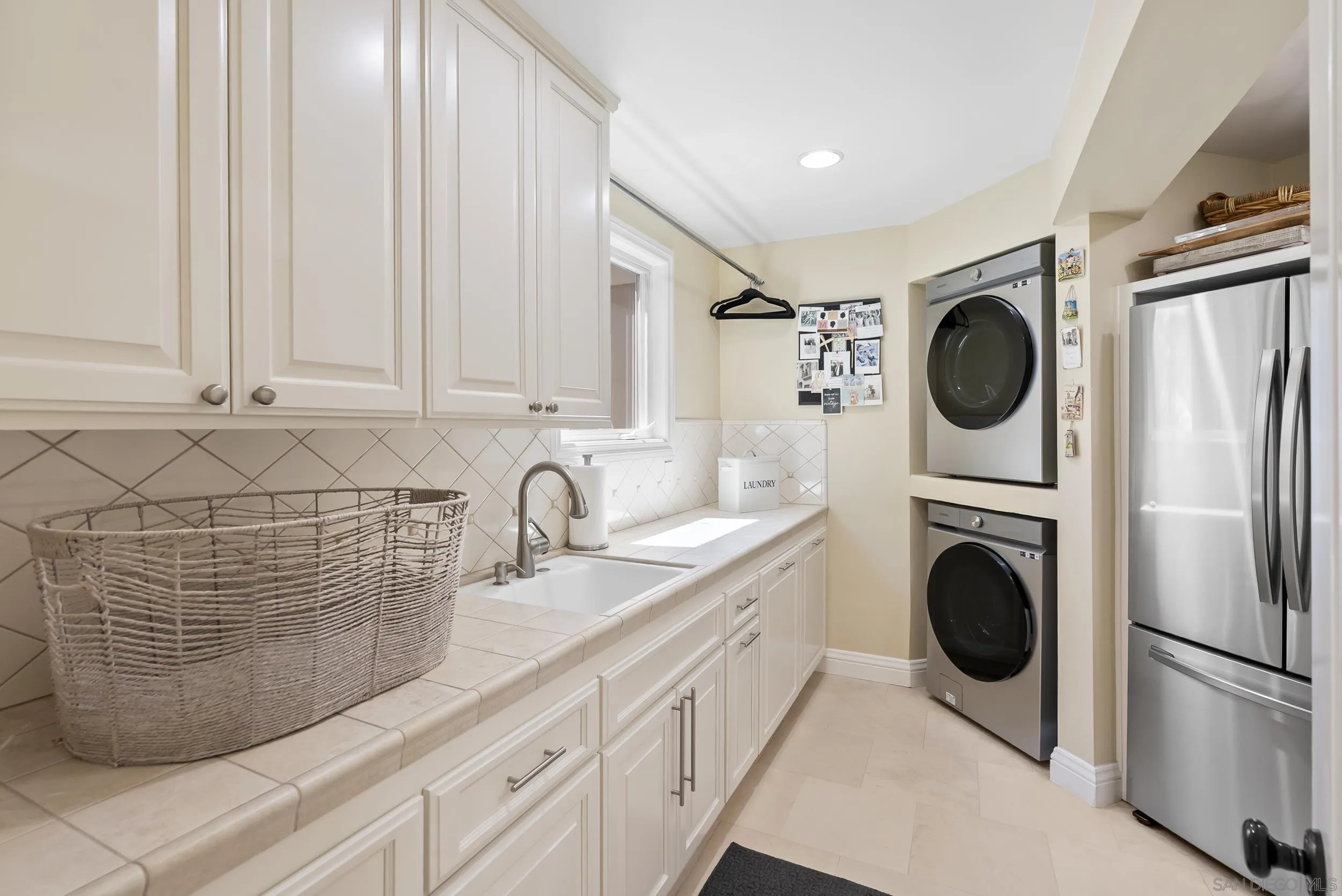6525 Crystalaire, San Diego, CA, 92120