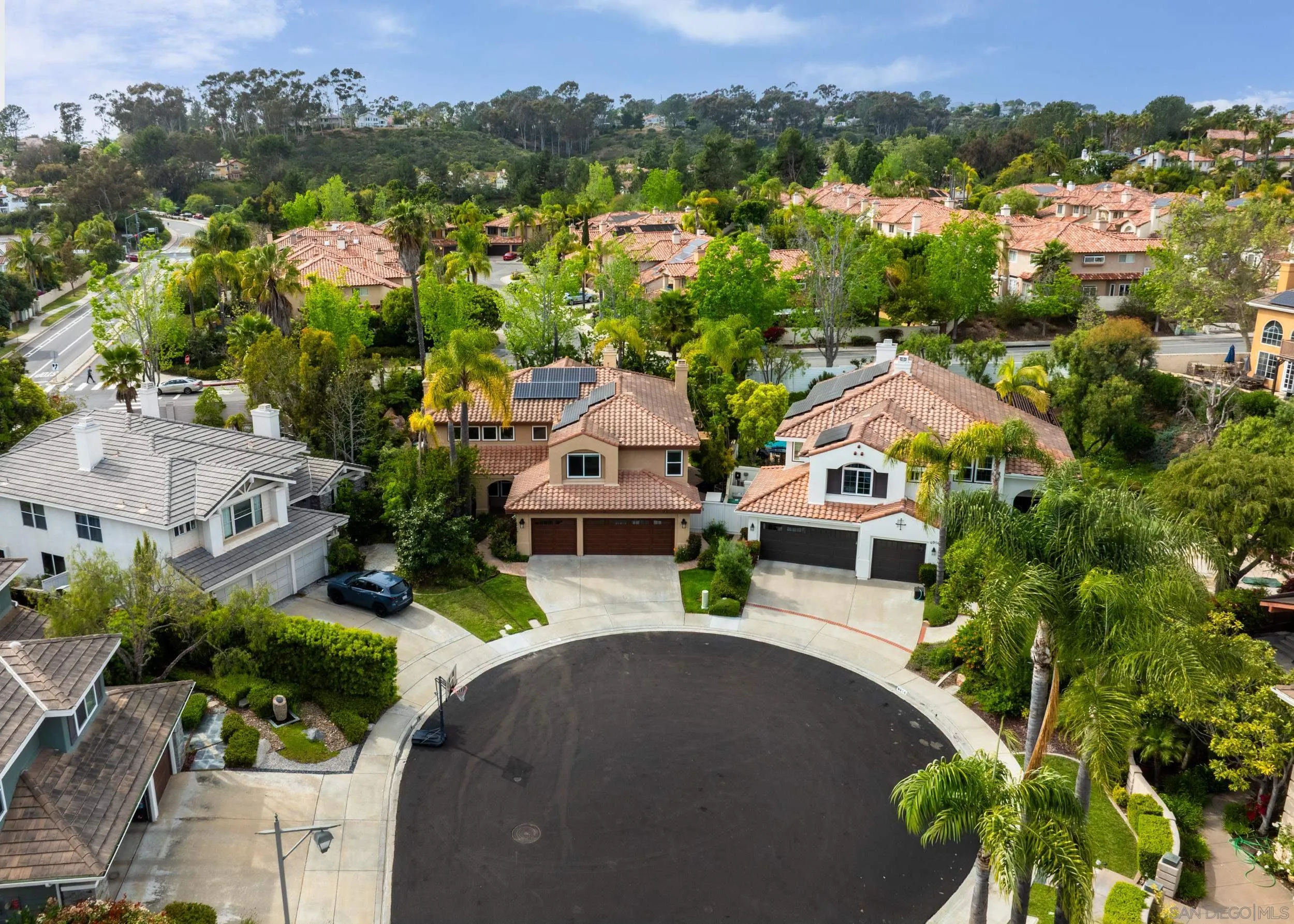 https://cdn.realtyfeed.com/cdn/127/260008704/a7c655f6a301dc596322d88f2fb768b8.webp