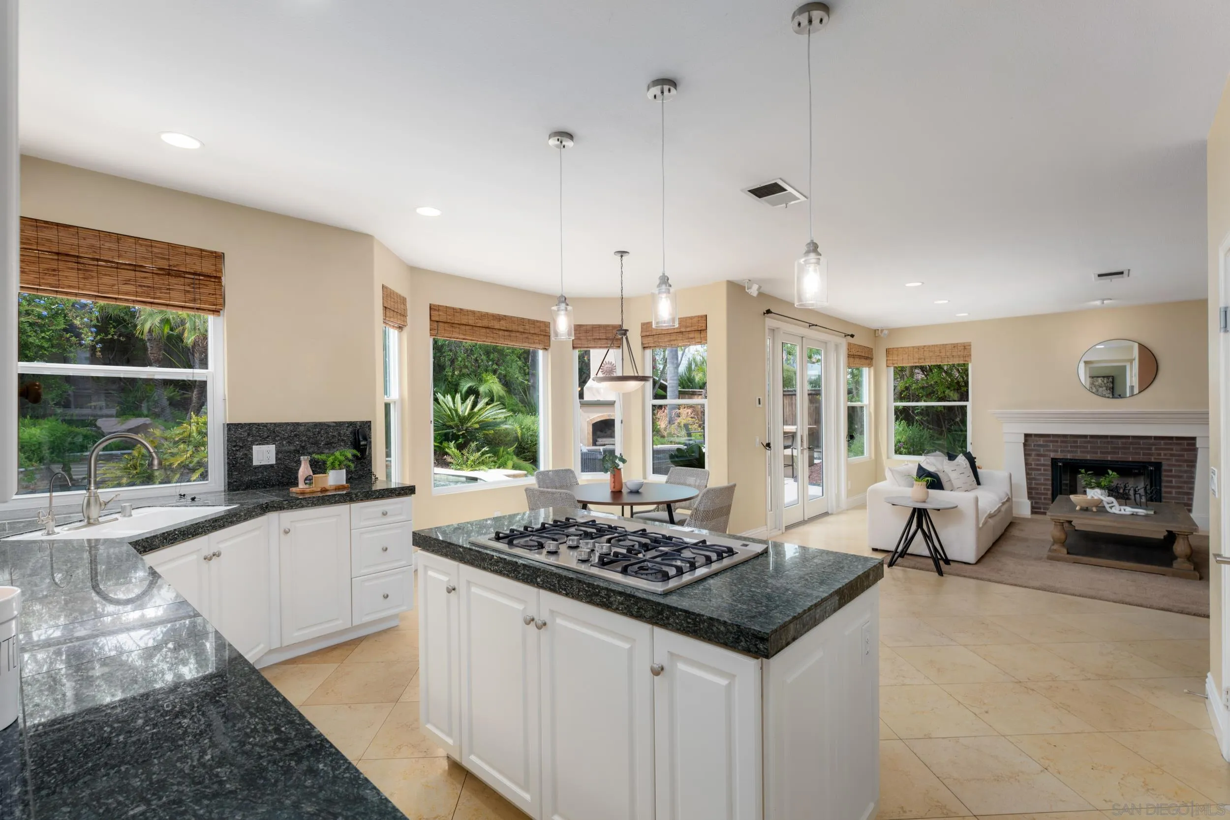 https://cdn.realtyfeed.com/cdn/127/260008704/de8637f2781e9b72a70a3f6f97a5c911.webp