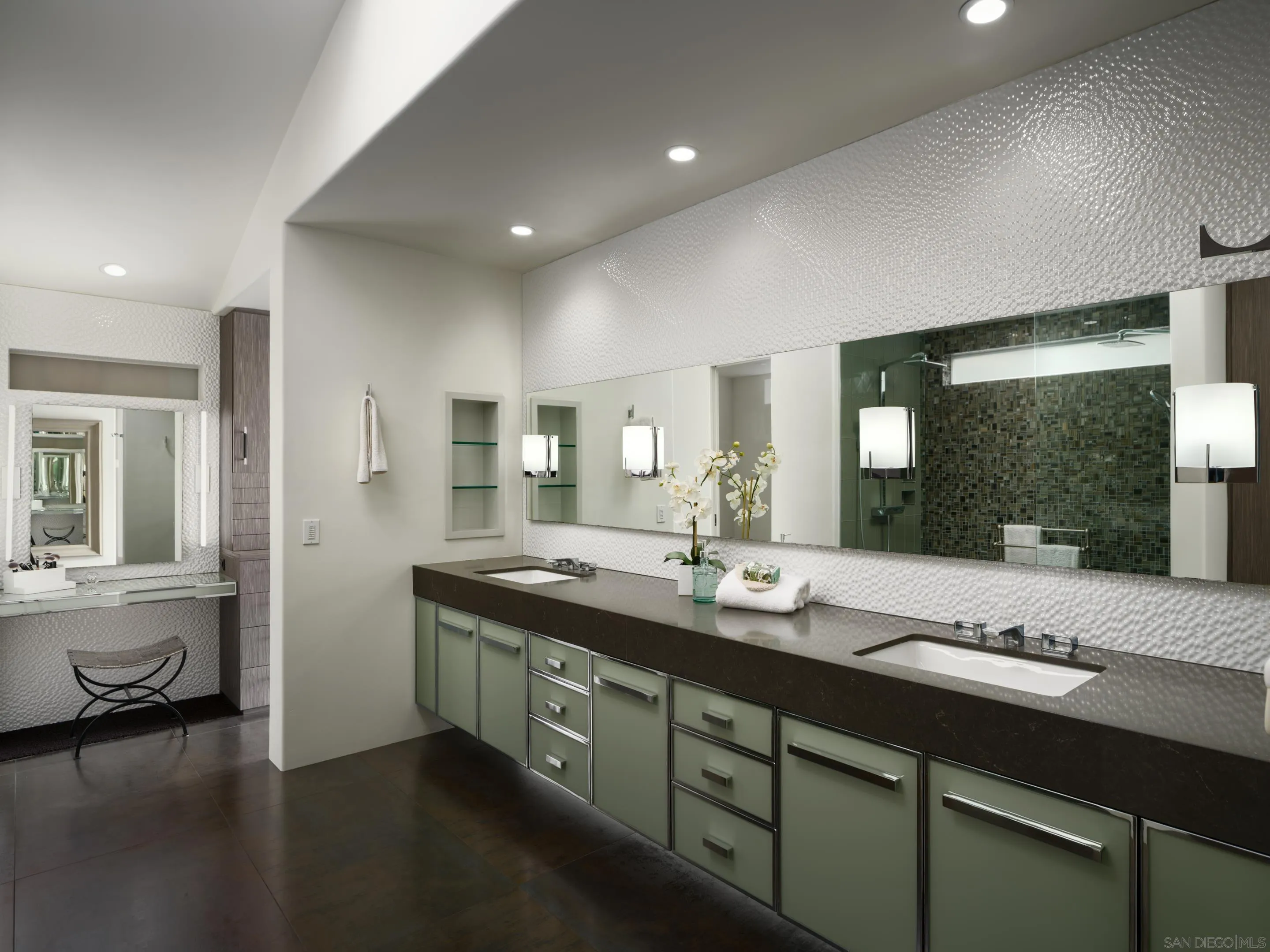 https://cdn.realtyfeed.com/cdn/127/260008707/06cf4804dea6c20cd12fb860d576473a.webp