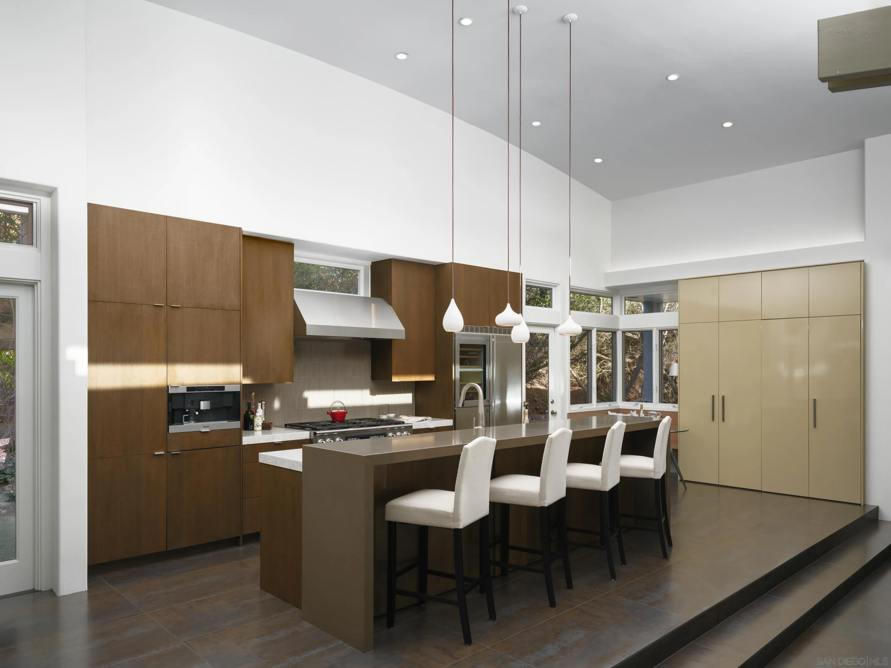 https://cdn.realtyfeed.com/cdn/127/260008707/26b90930340438c5f98c7660cafd0620.webp
