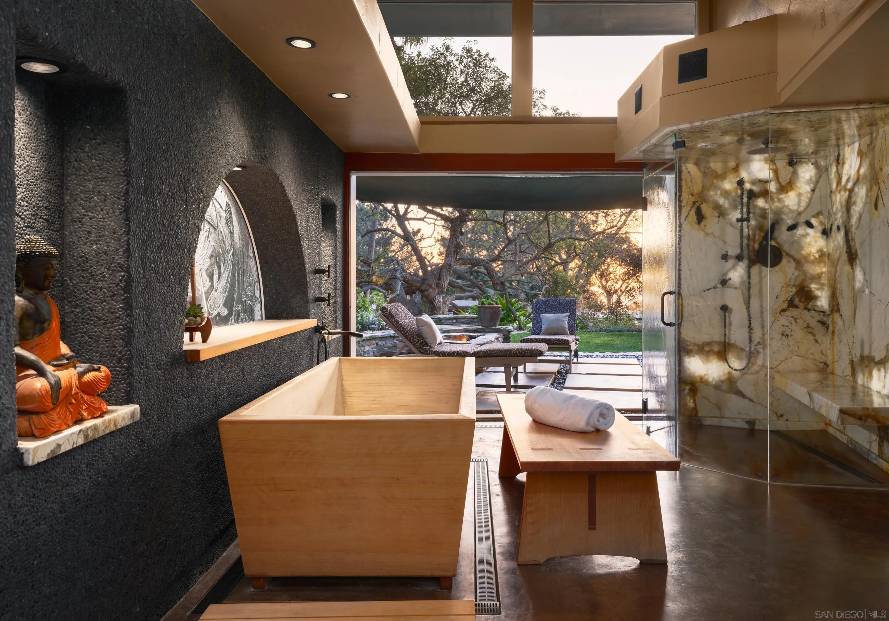 https://cdn.realtyfeed.com/cdn/127/260008707/4b9af0eda2ca5e5bb16cef45b1b2a1d2.webp