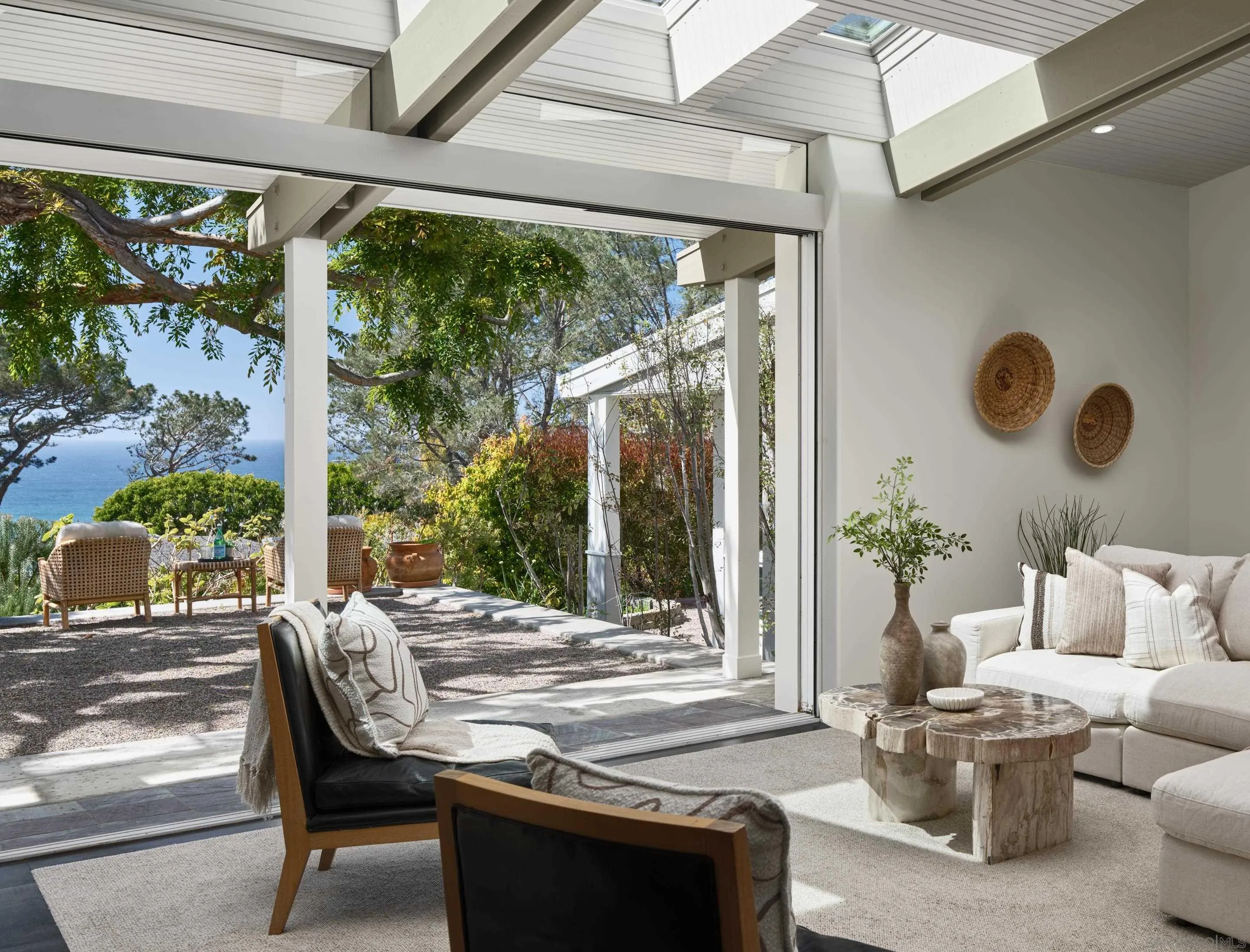 https://cdn.realtyfeed.com/cdn/127/260008707/5c9d794bc90aa66cfdaf7ce338a3fcfc.webp