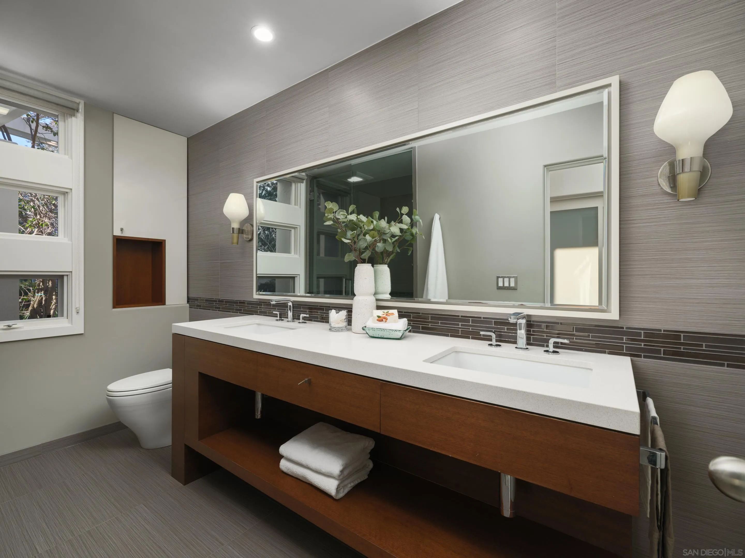 https://cdn.realtyfeed.com/cdn/127/260008707/800fe65c5b08fc290d5634f04b72cecf.webp