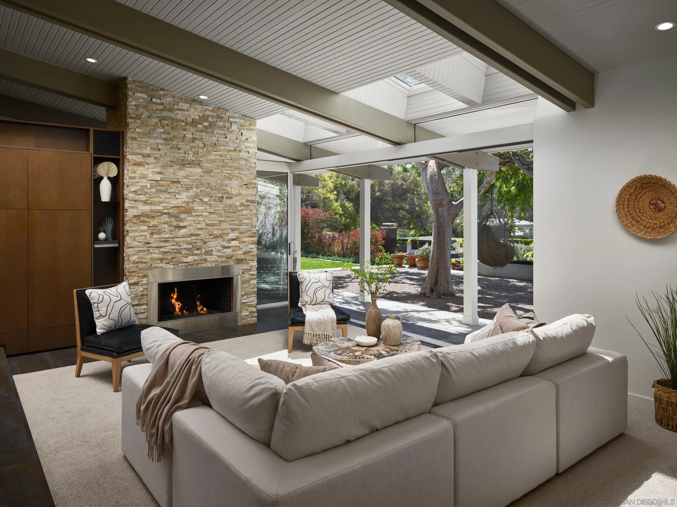 https://cdn.realtyfeed.com/cdn/127/260008707/84b4b49027d3c002c52cbc002027c8a6.webp