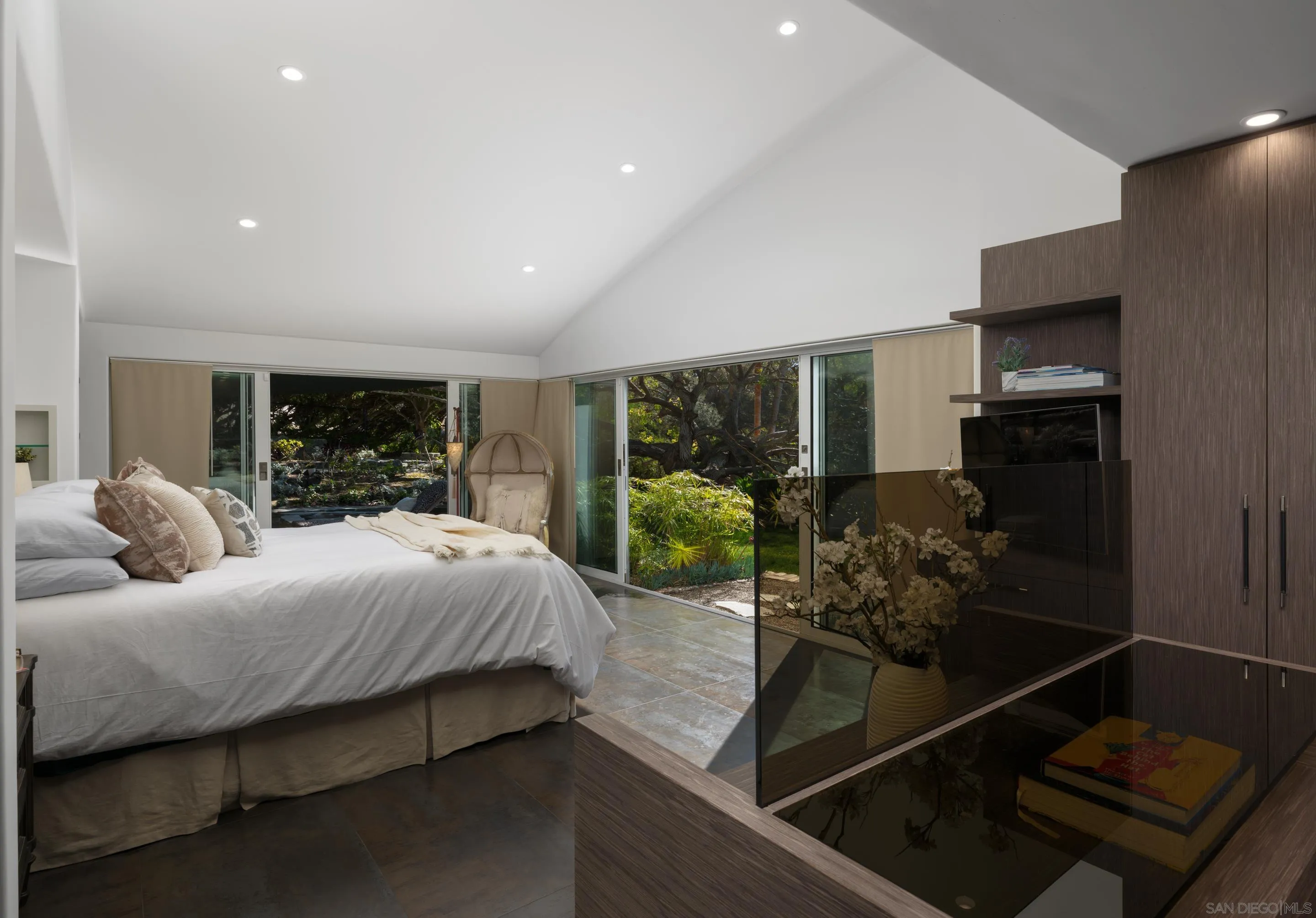 https://cdn.realtyfeed.com/cdn/127/260008707/8a3c708dcfa0c1da7bad29b2f2b74022.webp