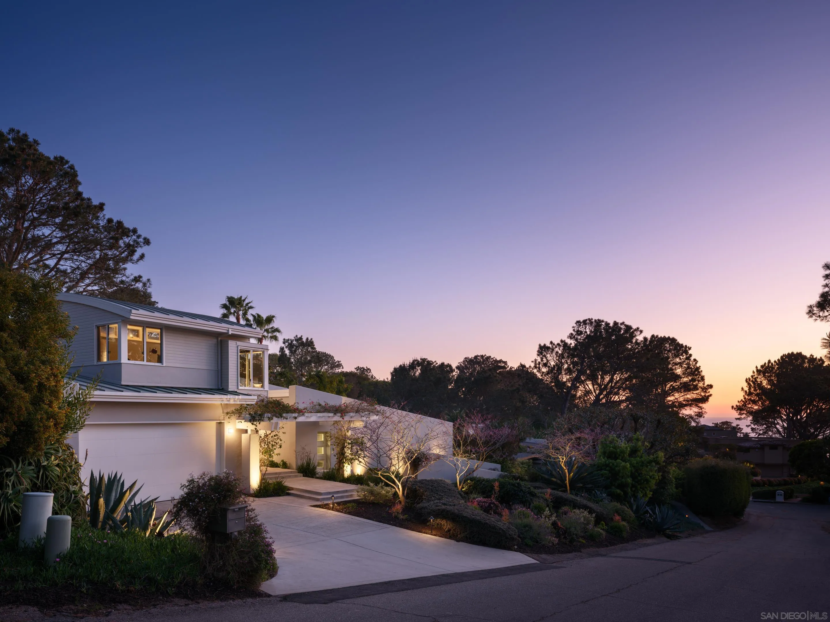 https://cdn.realtyfeed.com/cdn/127/260008707/e70f2515132c579dc94df611bc860199.webp