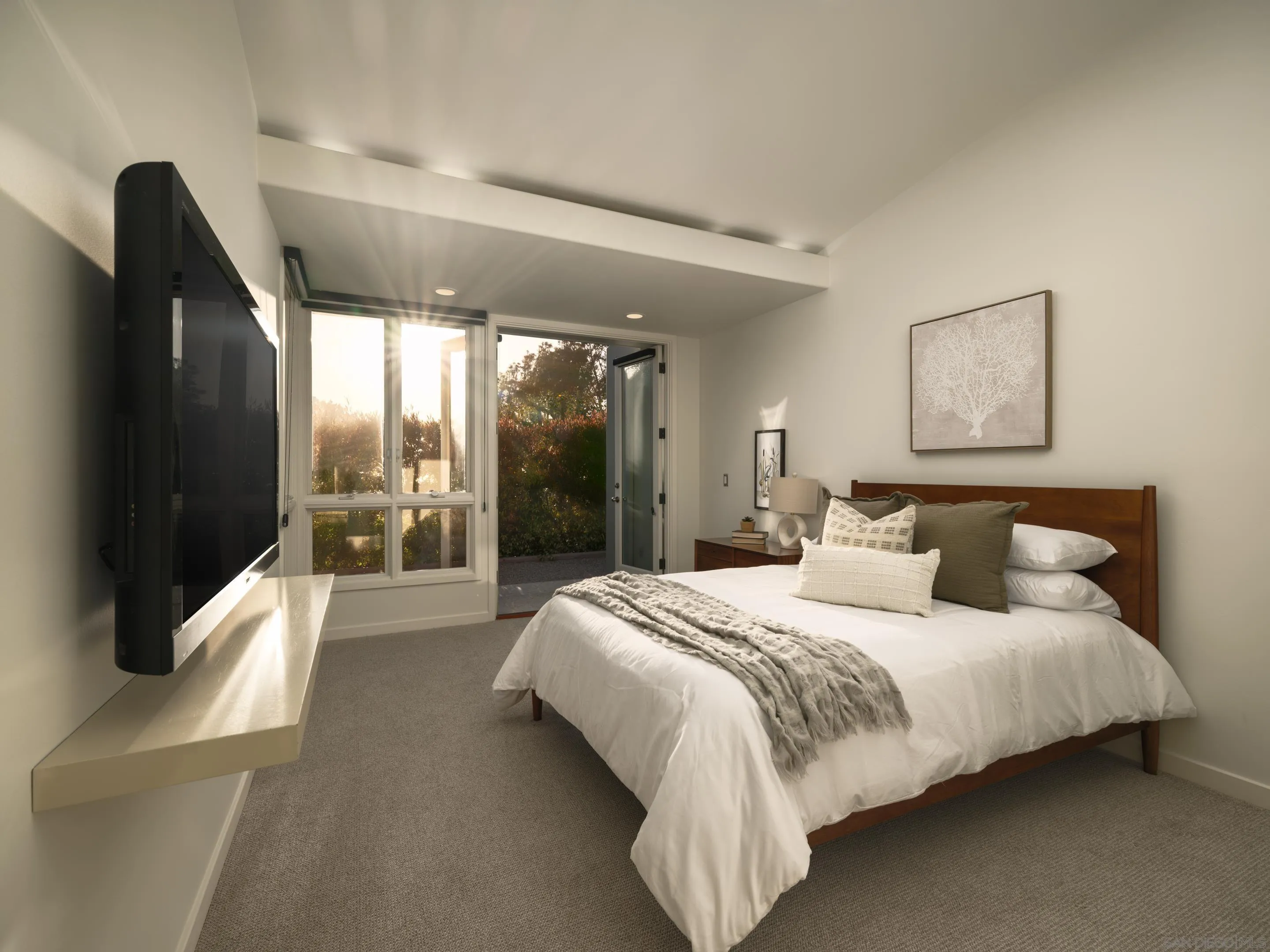 https://cdn.realtyfeed.com/cdn/127/260008707/f271d81e8efe6a92248dafb05ca6a01a.webp