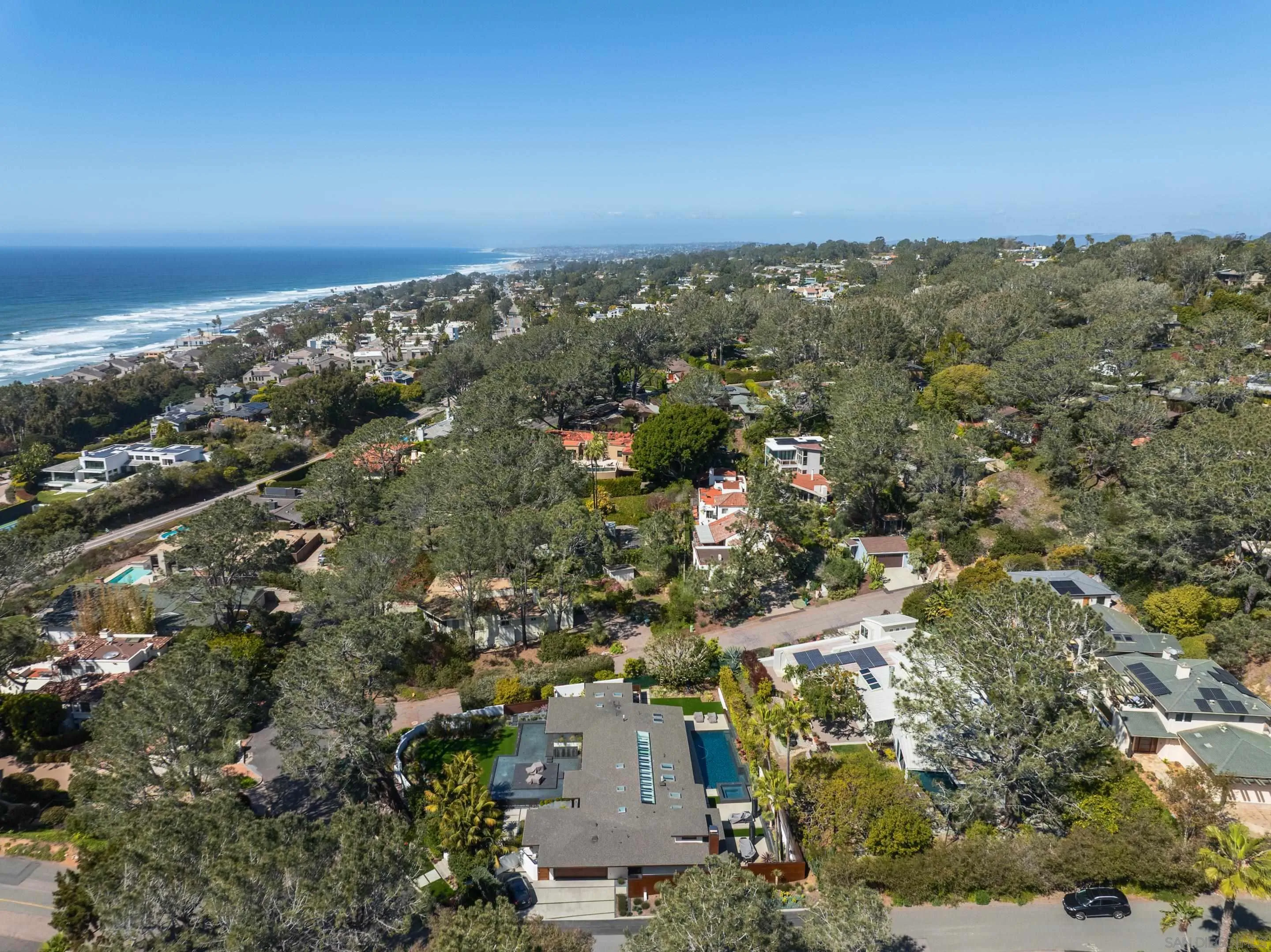 https://cdn.realtyfeed.com/cdn/127/260008707/ffb8fb42cd19224ac1aaff69c1d43ab7.webp
