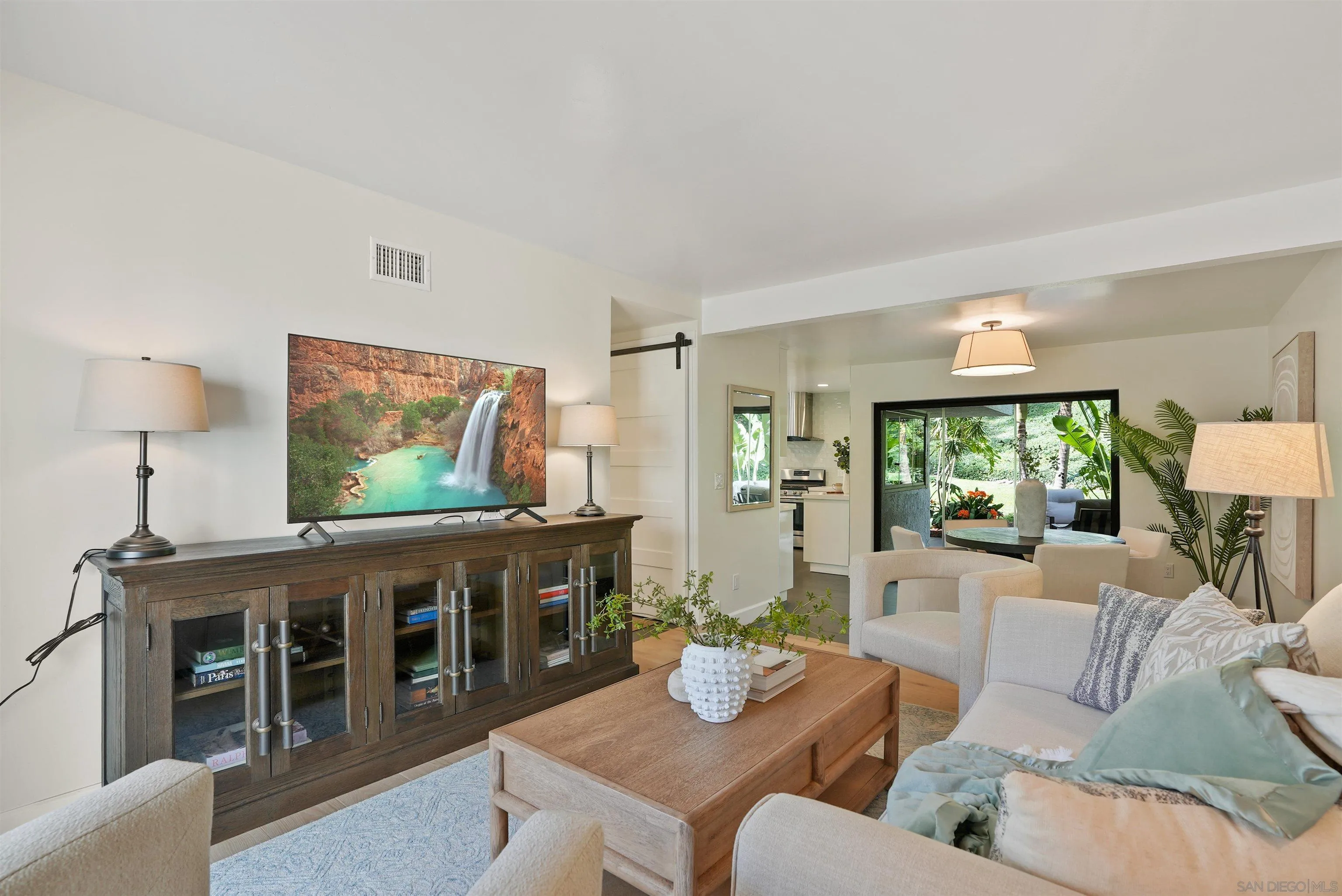 https://cdn.realtyfeed.com/cdn/127/260008710/6b36a976d8a333d86a11d77d01576596.webp
