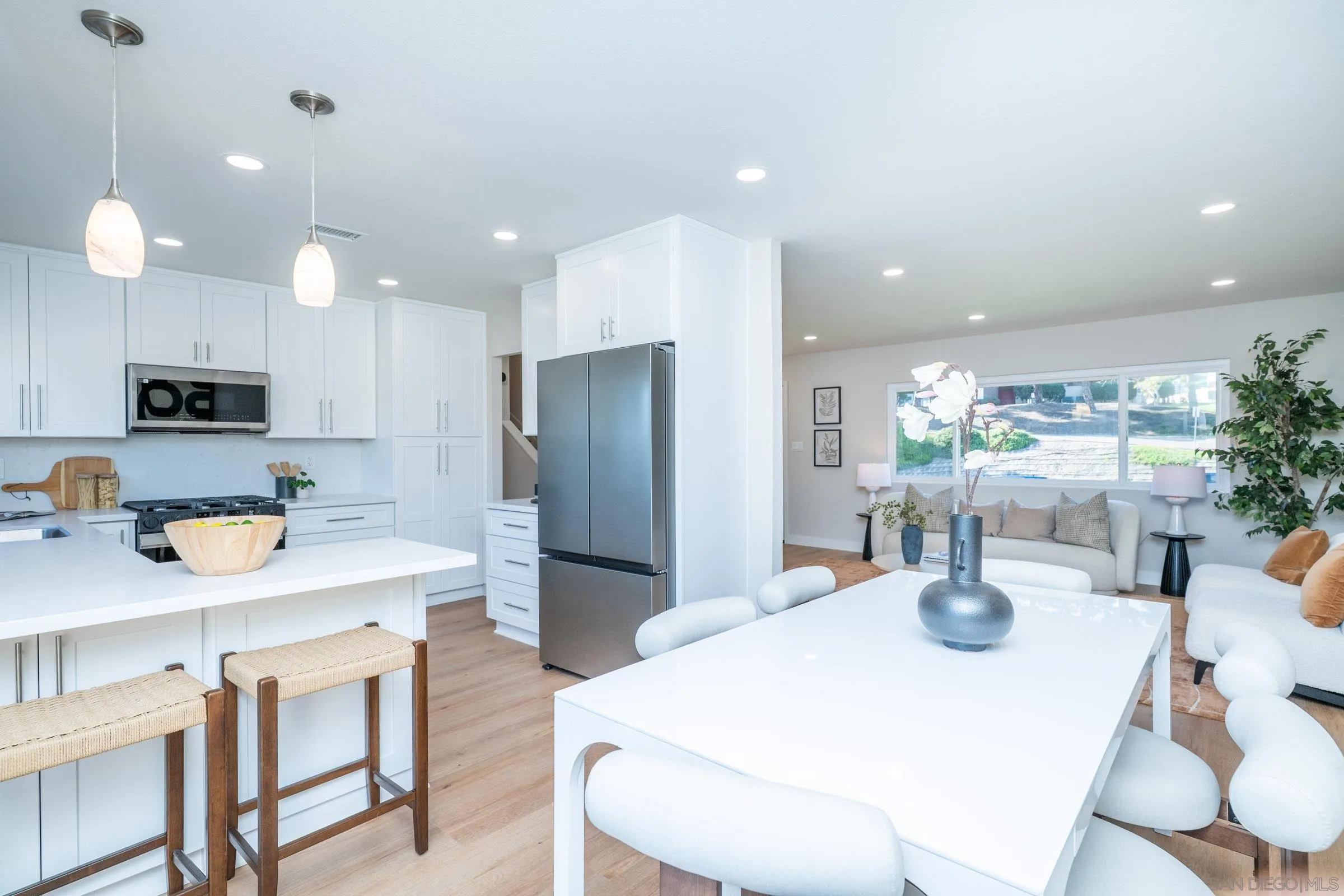 https://cdn.realtyfeed.com/cdn/127/260008732/0338d11c7ef92ad75e78d46cc3134b05.webp