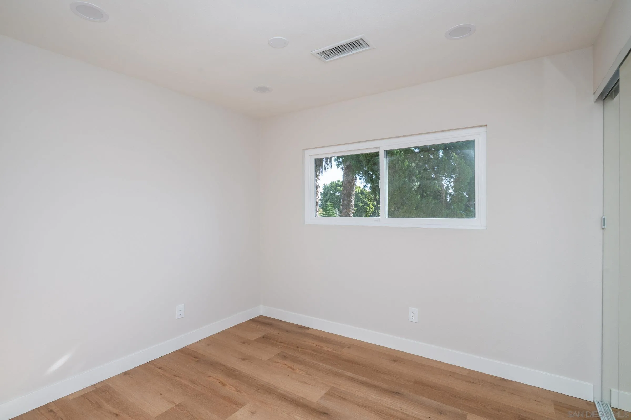 https://cdn.realtyfeed.com/cdn/127/260008732/a4b25bf30bdd872f9258467b0f05aea0.webp