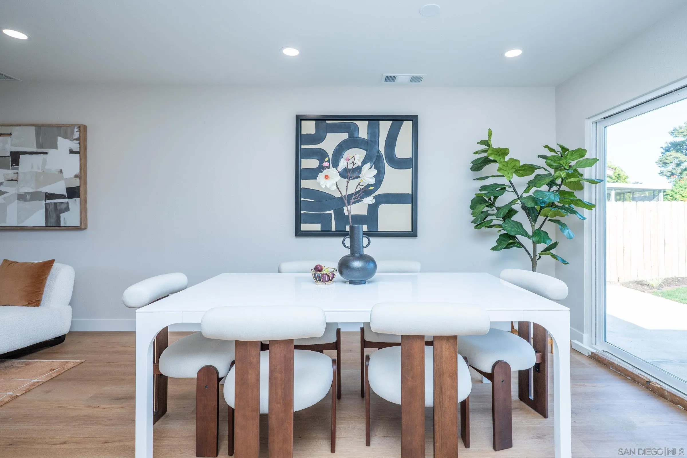 https://cdn.realtyfeed.com/cdn/127/260008732/ffd90d87a05bbe0929f5a7a91c77dd2f.webp