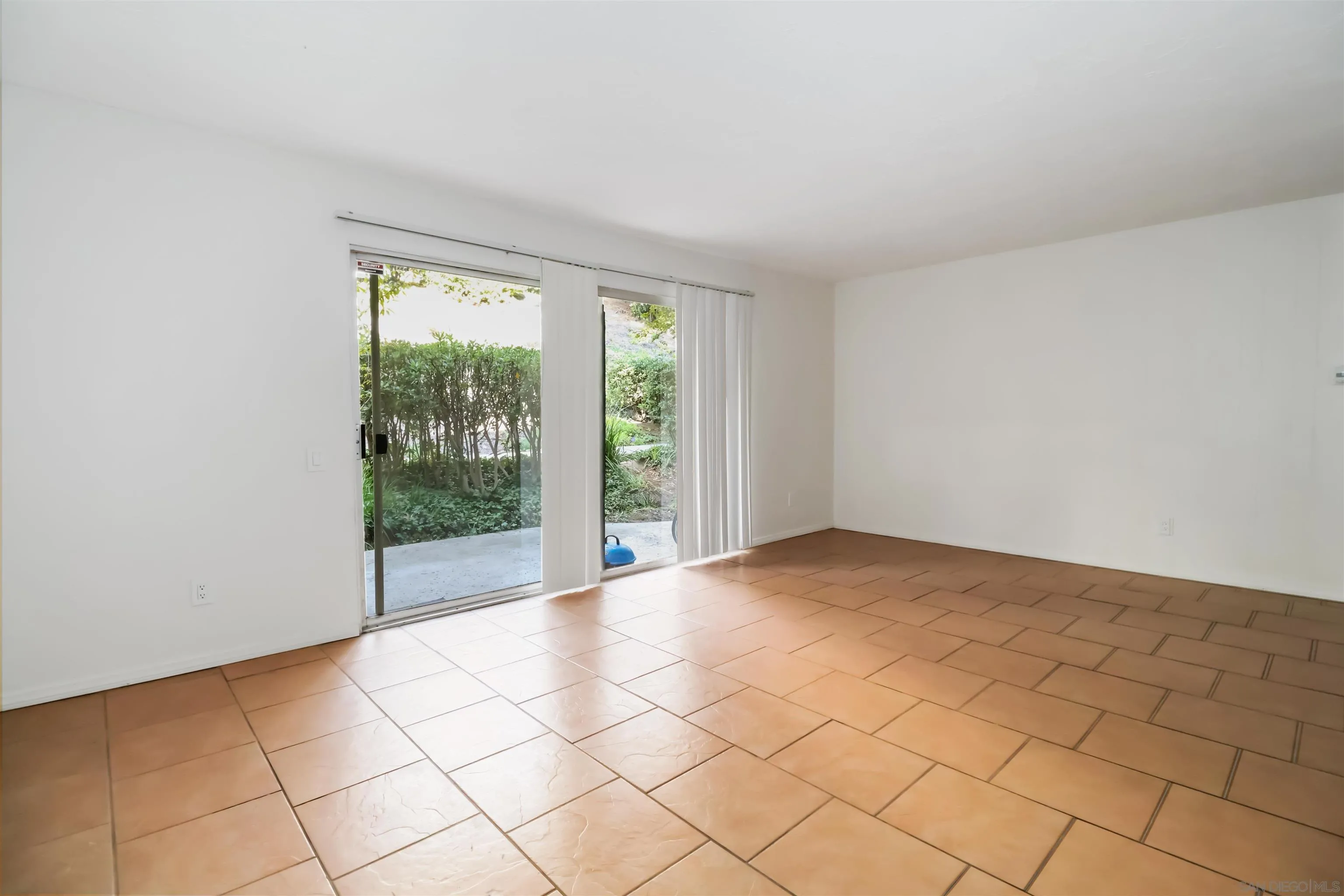 Photo #5: 260008746 Listing: Photo #5