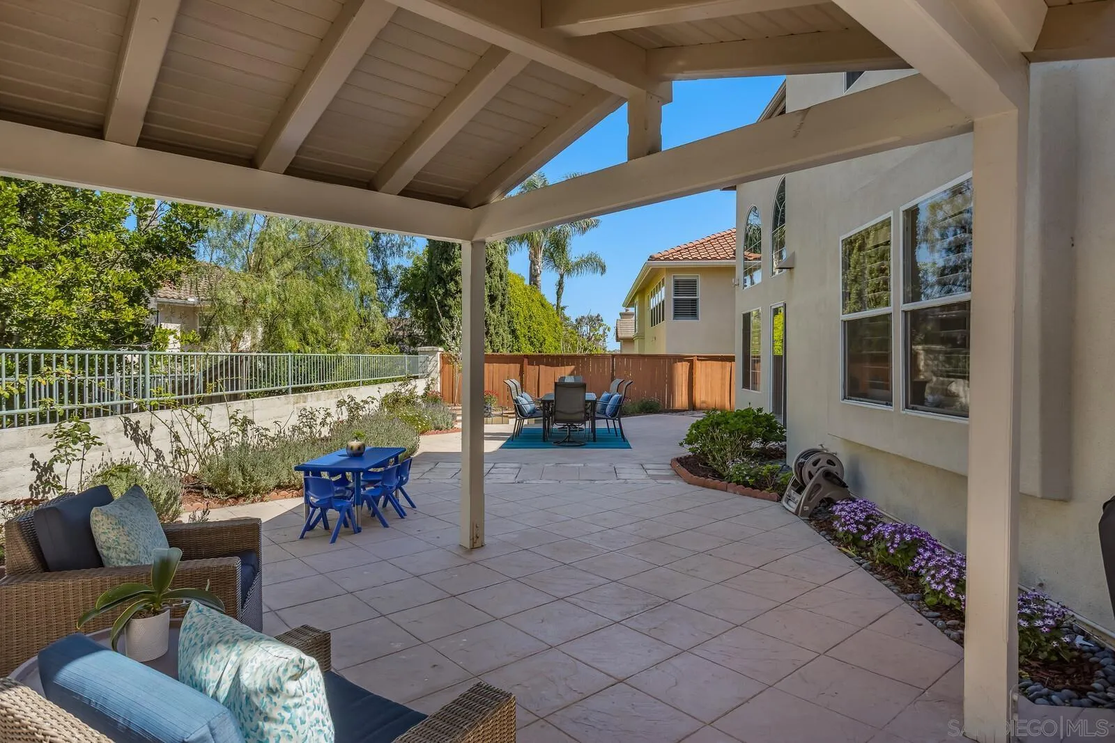 https://cdn.realtyfeed.com/cdn/127/260008747/677fe5c188c761306055590559f992b0.webp