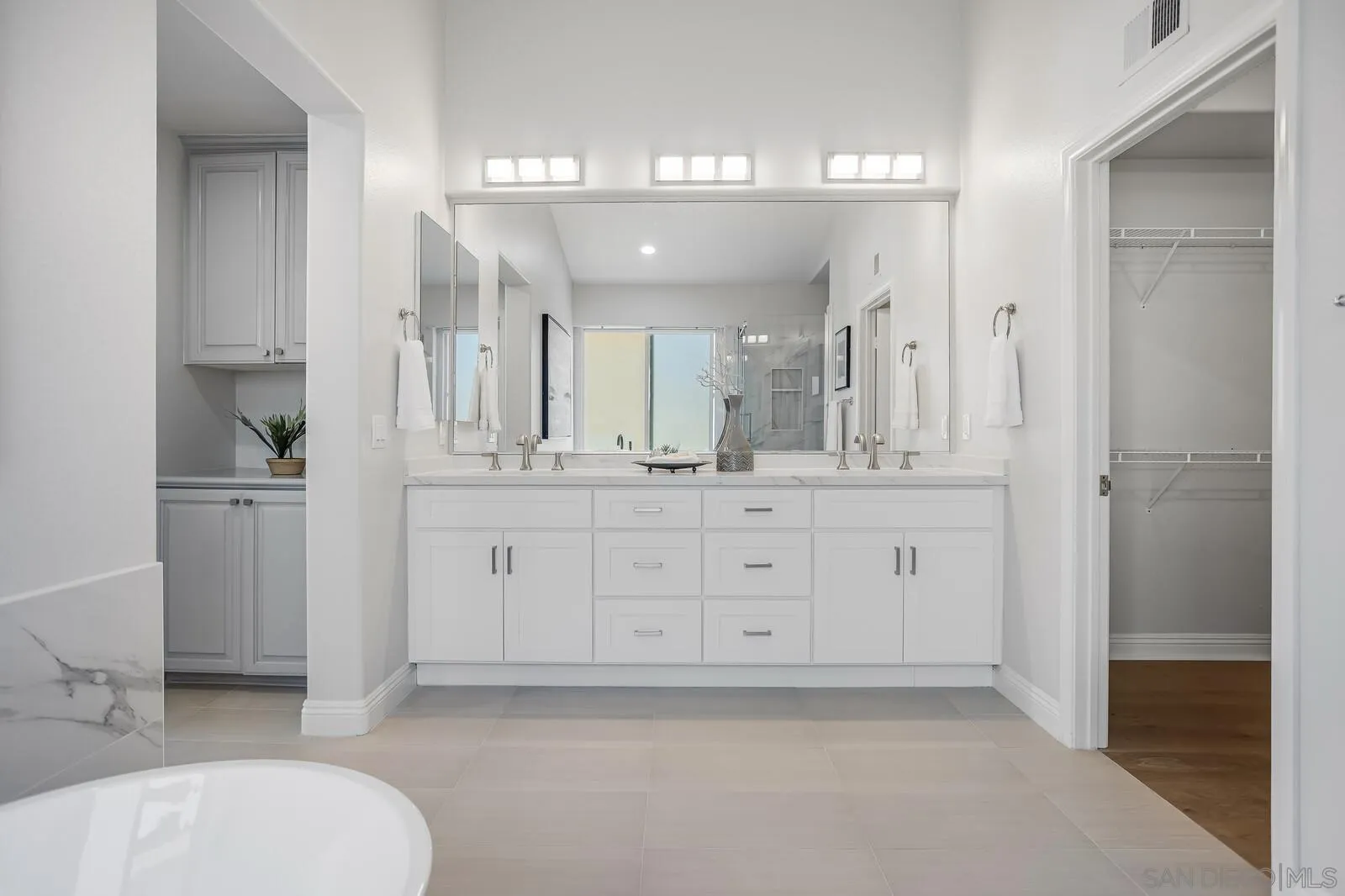 https://cdn.realtyfeed.com/cdn/127/260008747/ecf330d0e39f83e39c75d231f900254f.webp